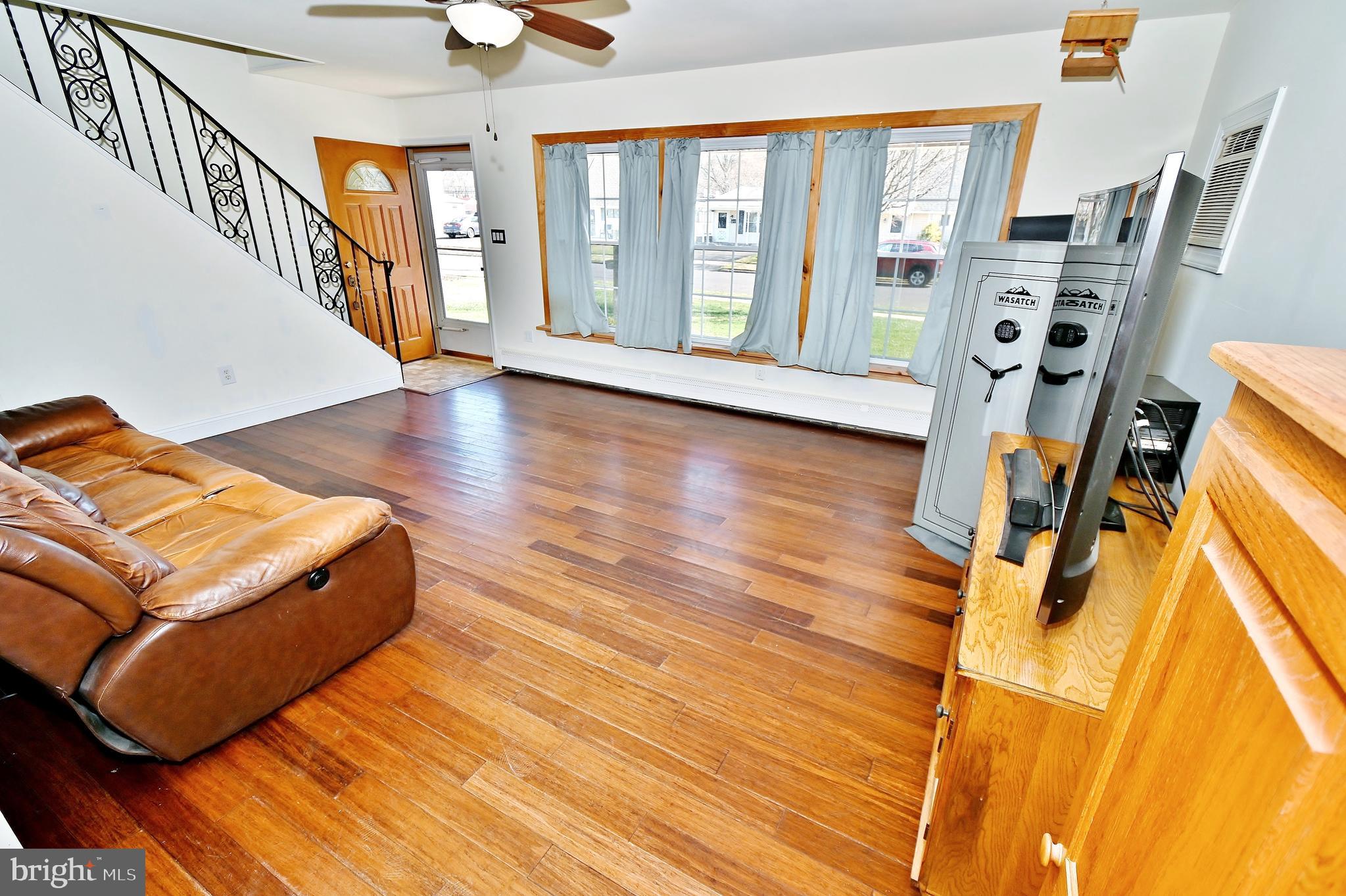TWIN OAKS - Residential