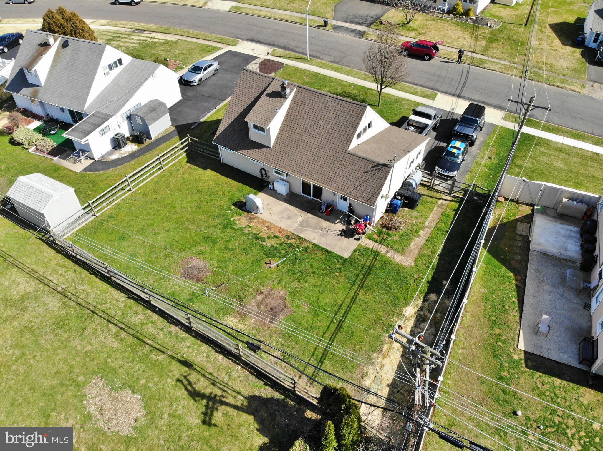 TWIN OAKS - Residential