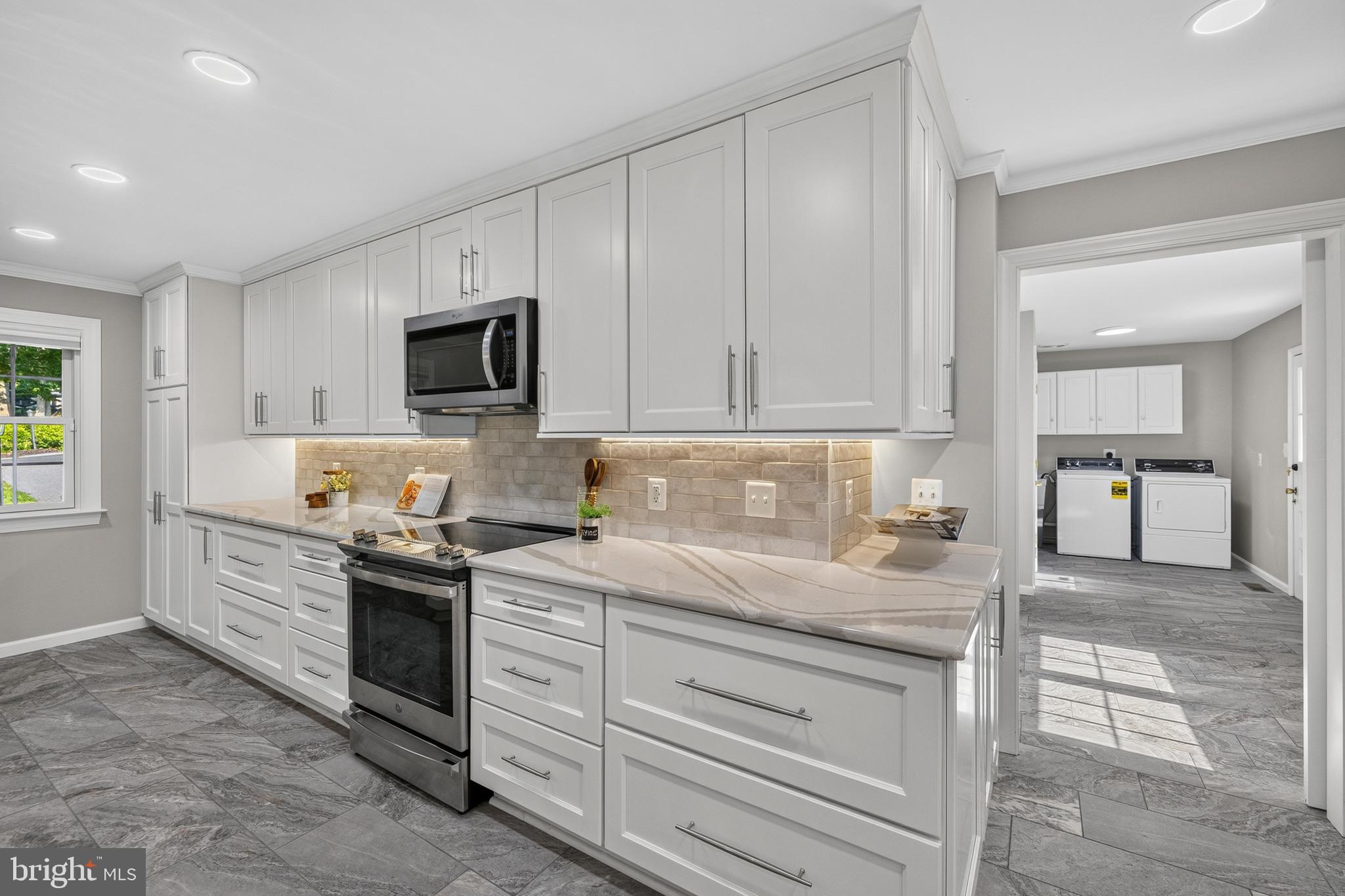 HICKORY MEADOW - Residential