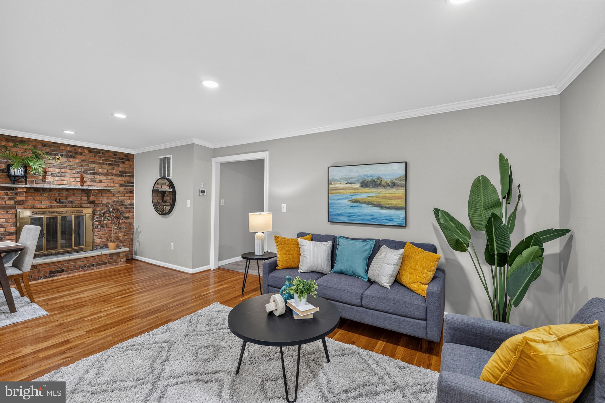 HICKORY MEADOW - Residential