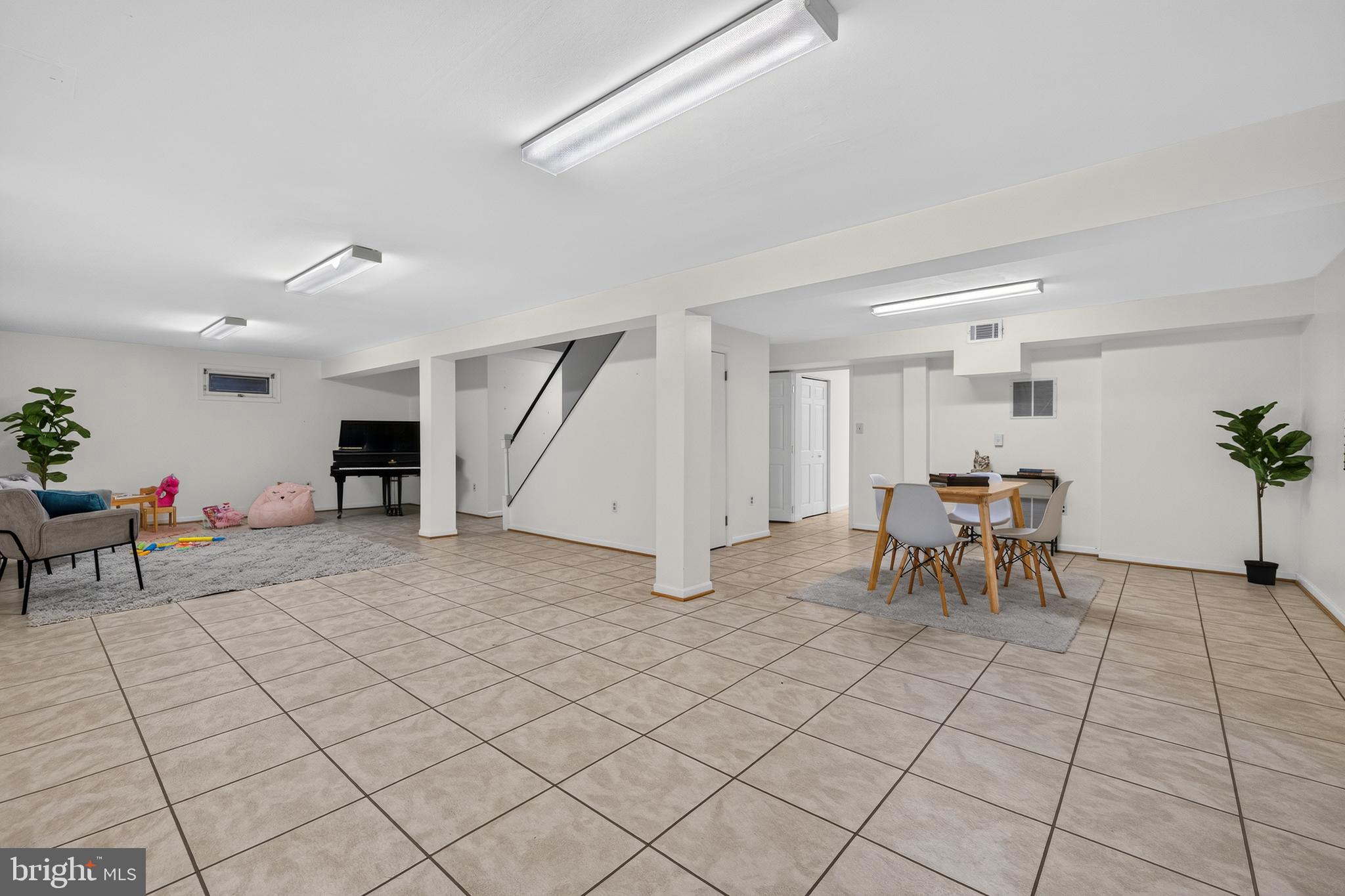 HICKORY MEADOW - Residential