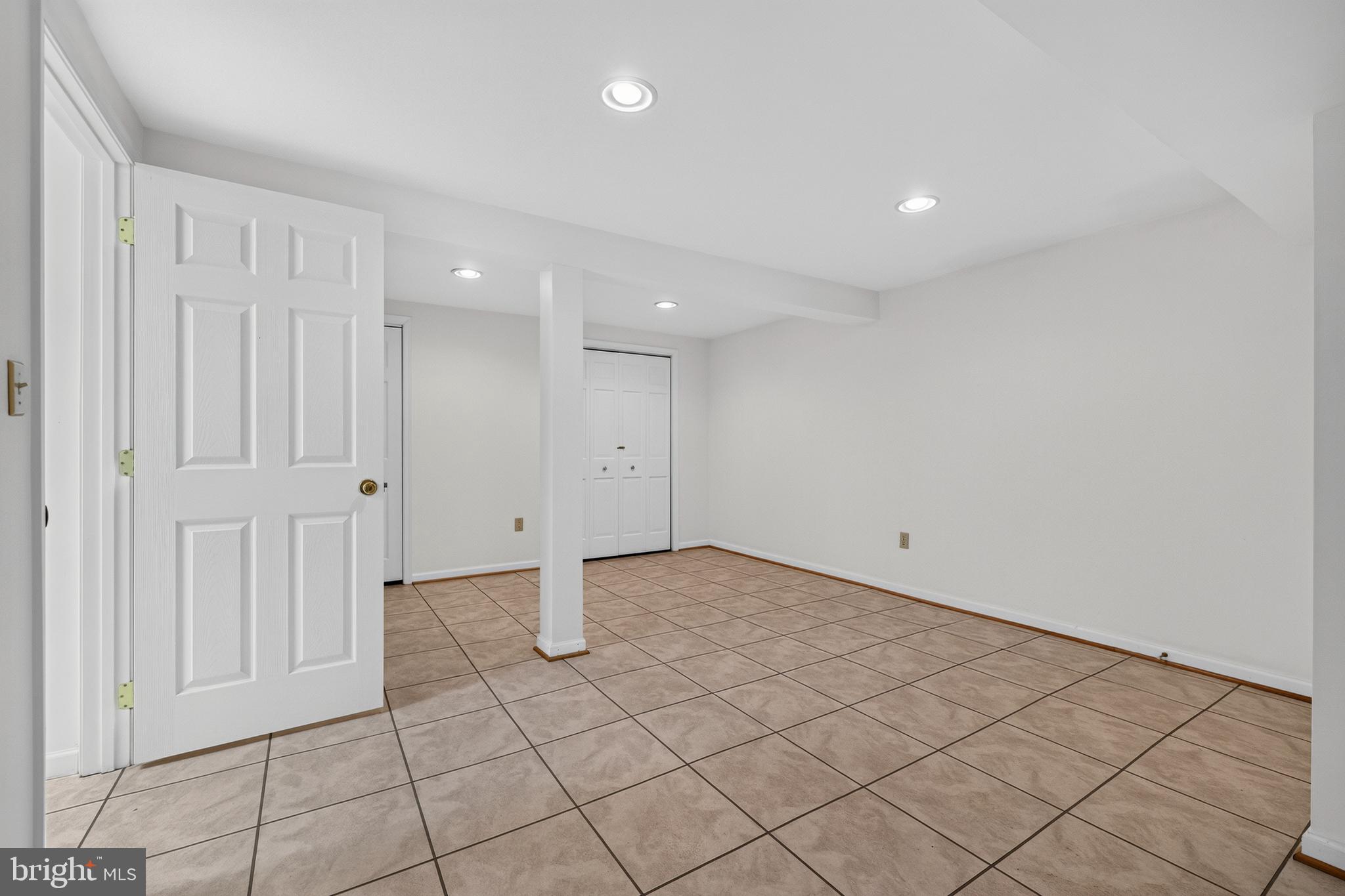 HICKORY MEADOW - Residential