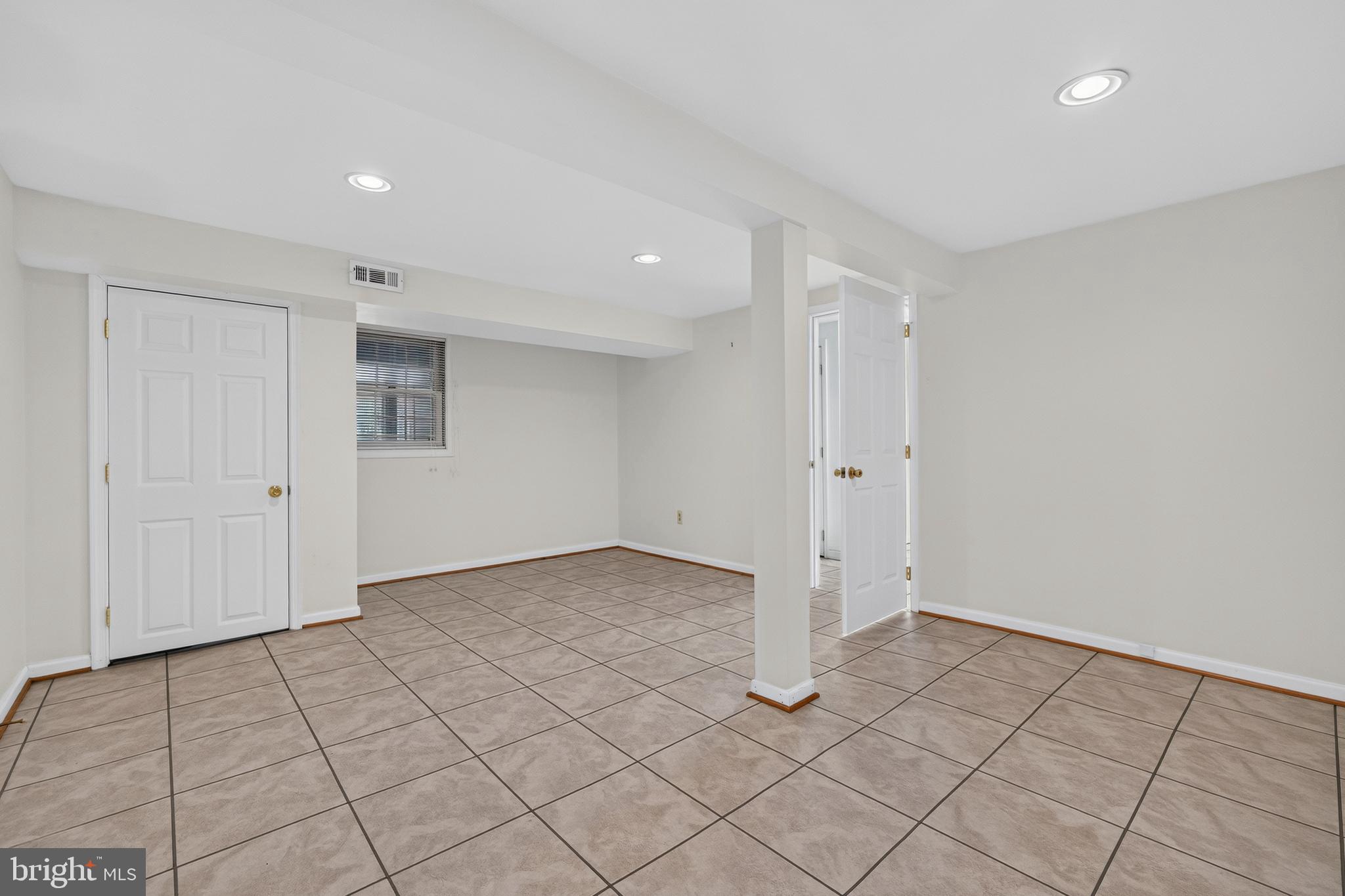 HICKORY MEADOW - Residential