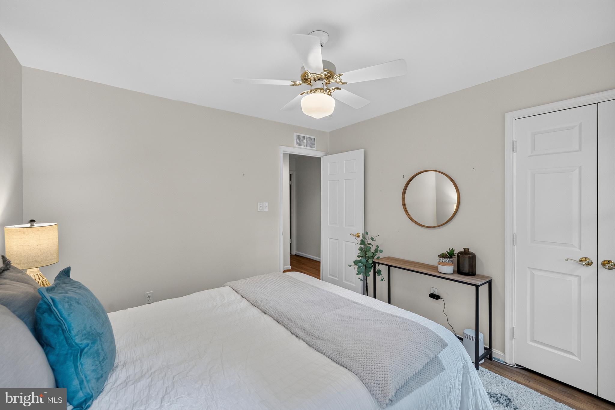 HICKORY MEADOW - Residential