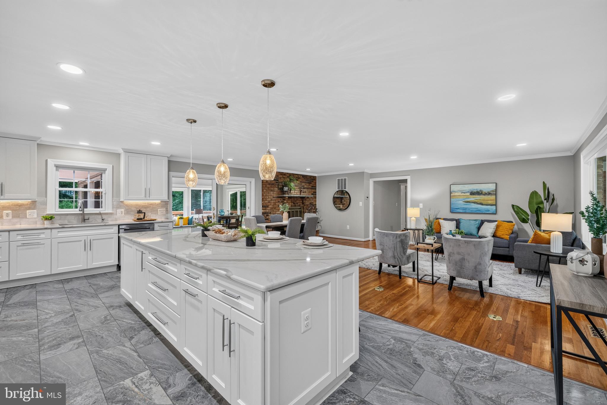 HICKORY MEADOW - Residential