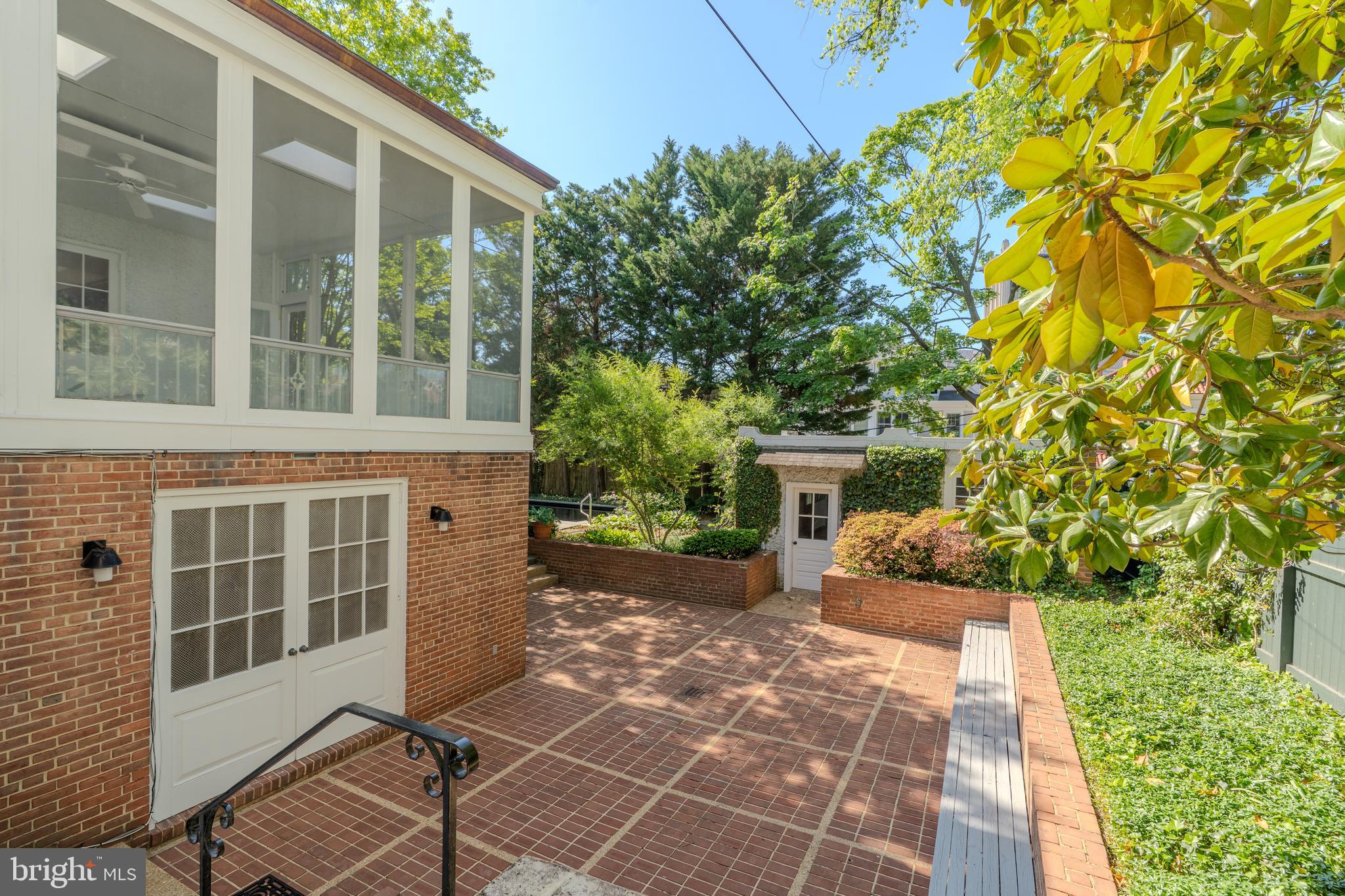 CLEVELAND PARK - Residential