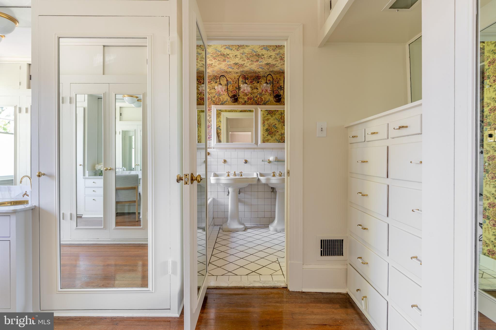 CLEVELAND PARK - Residential