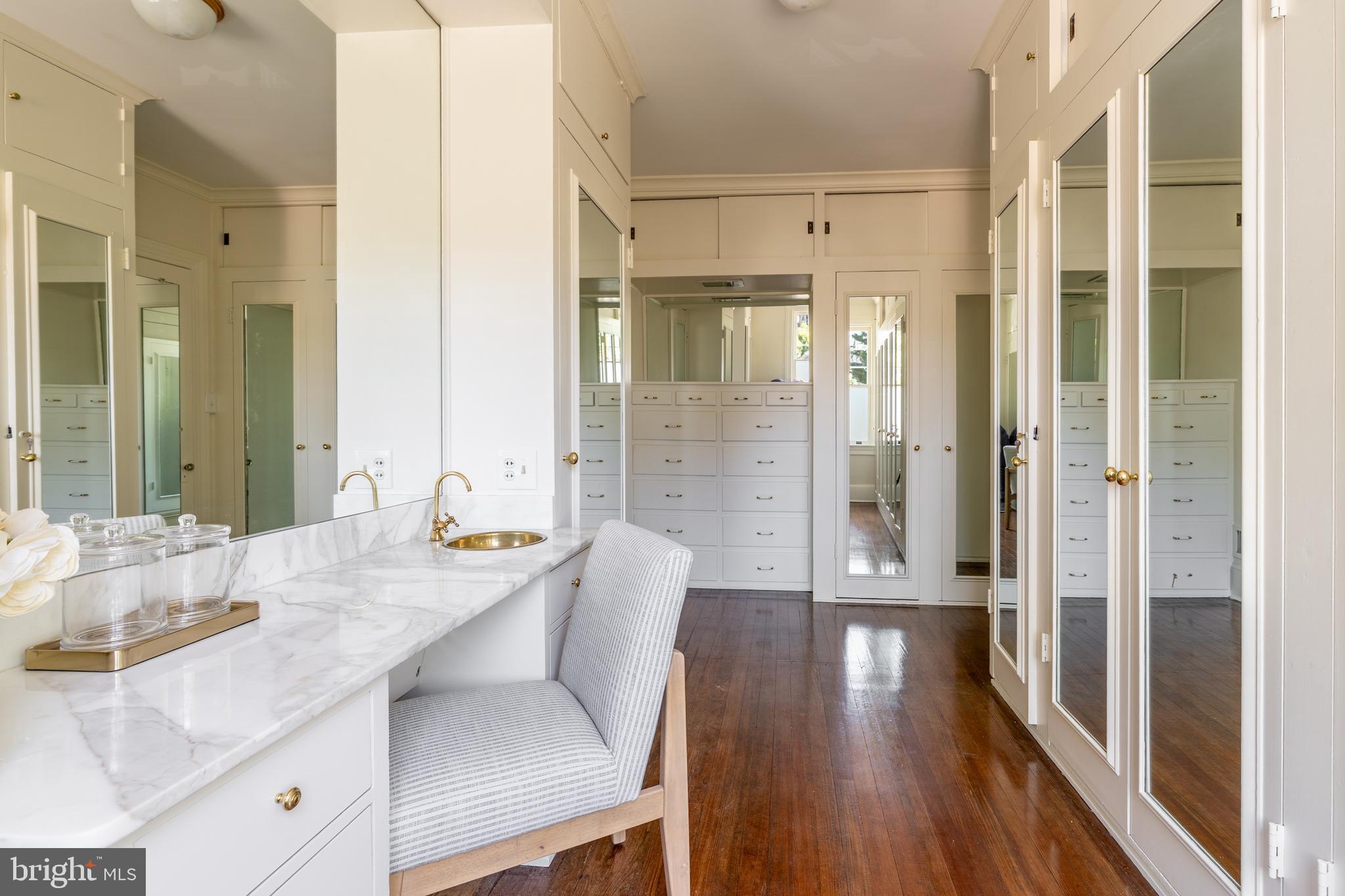 CLEVELAND PARK - Residential
