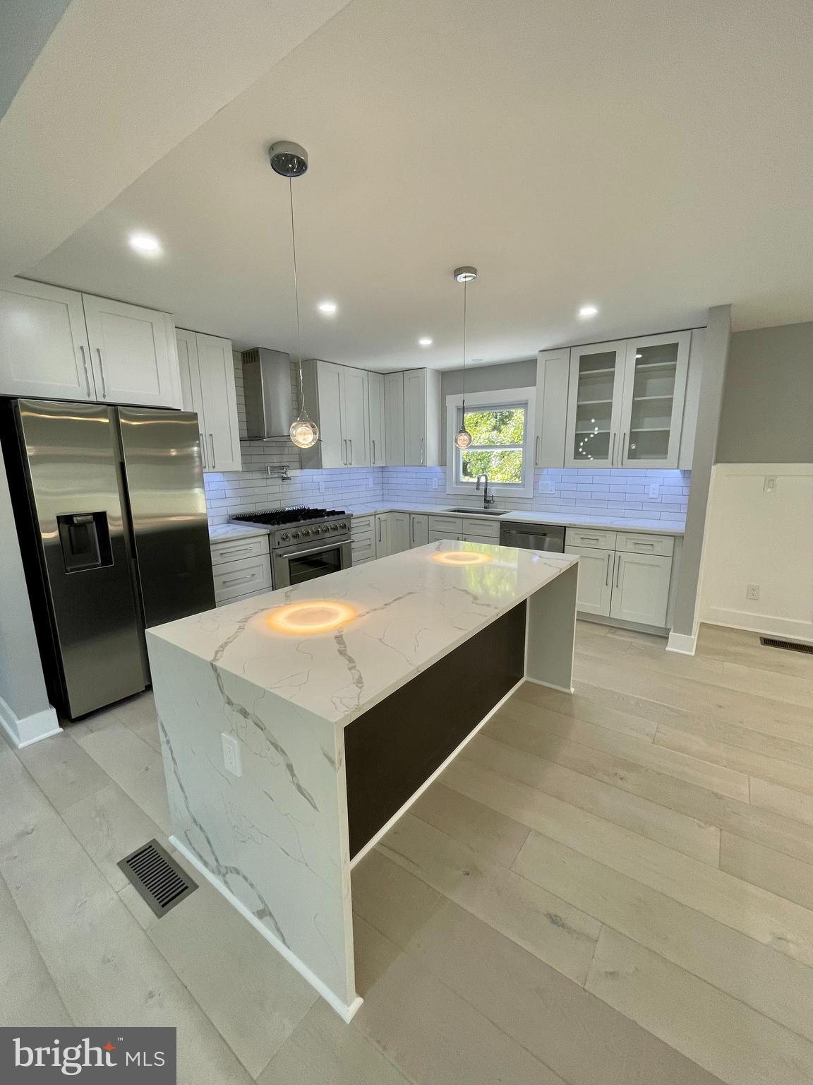 MT VERNON HILLS - Residential