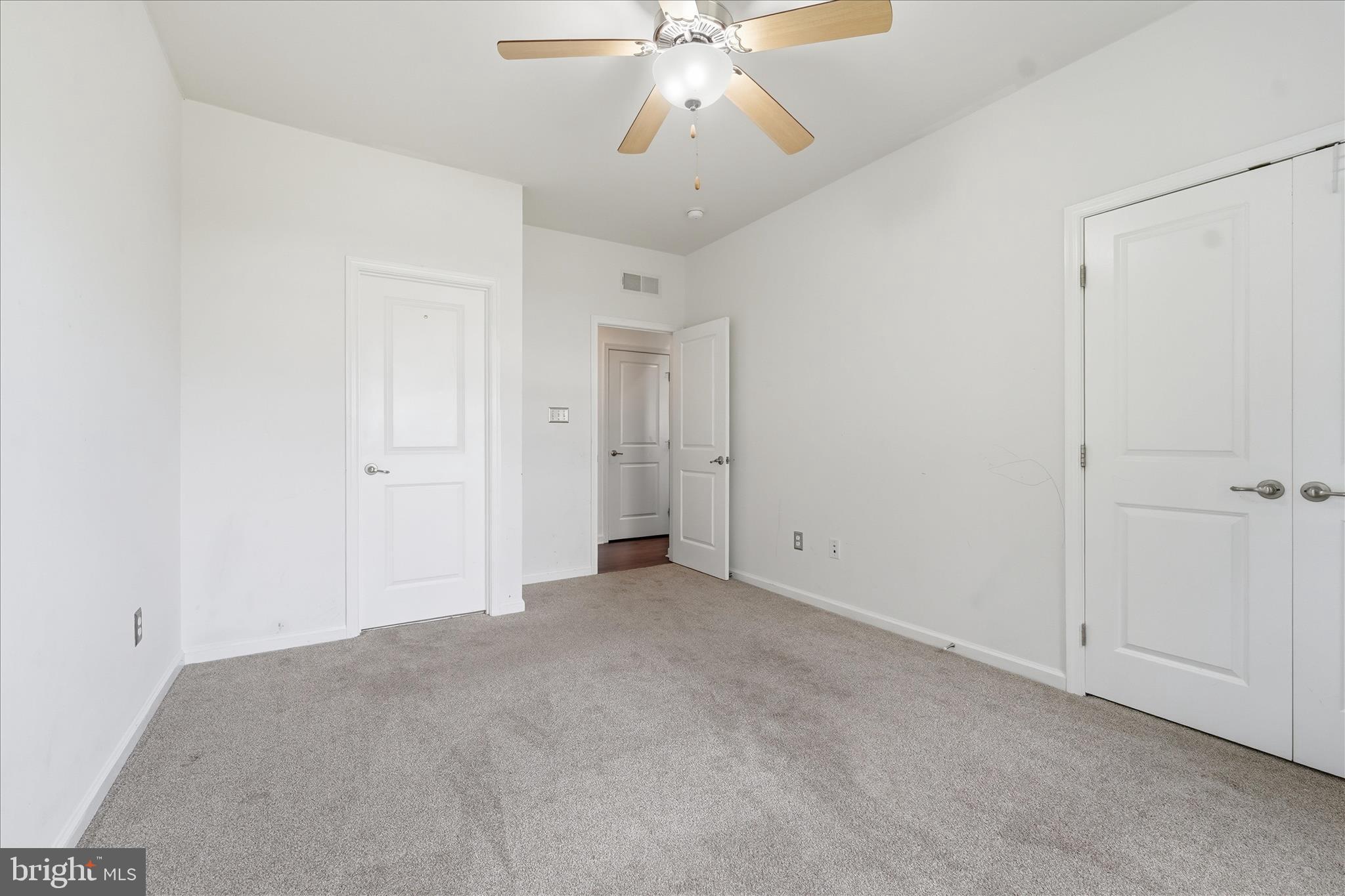 BROOKFIELD - Residential