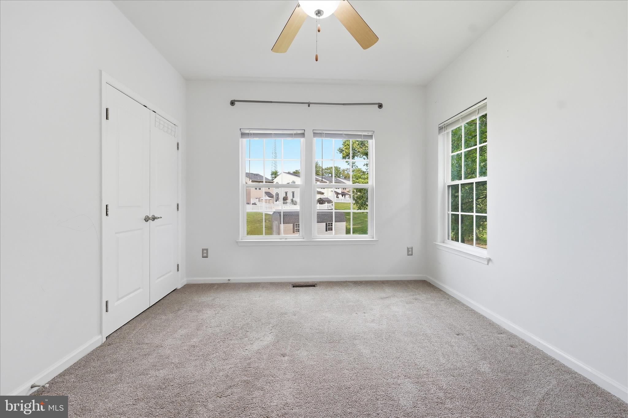 BROOKFIELD - Residential