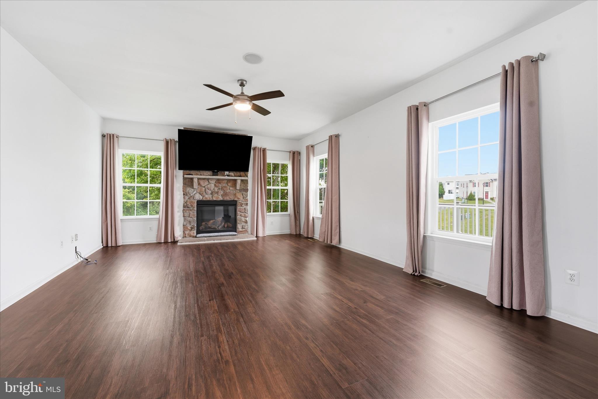 BROOKFIELD - Residential