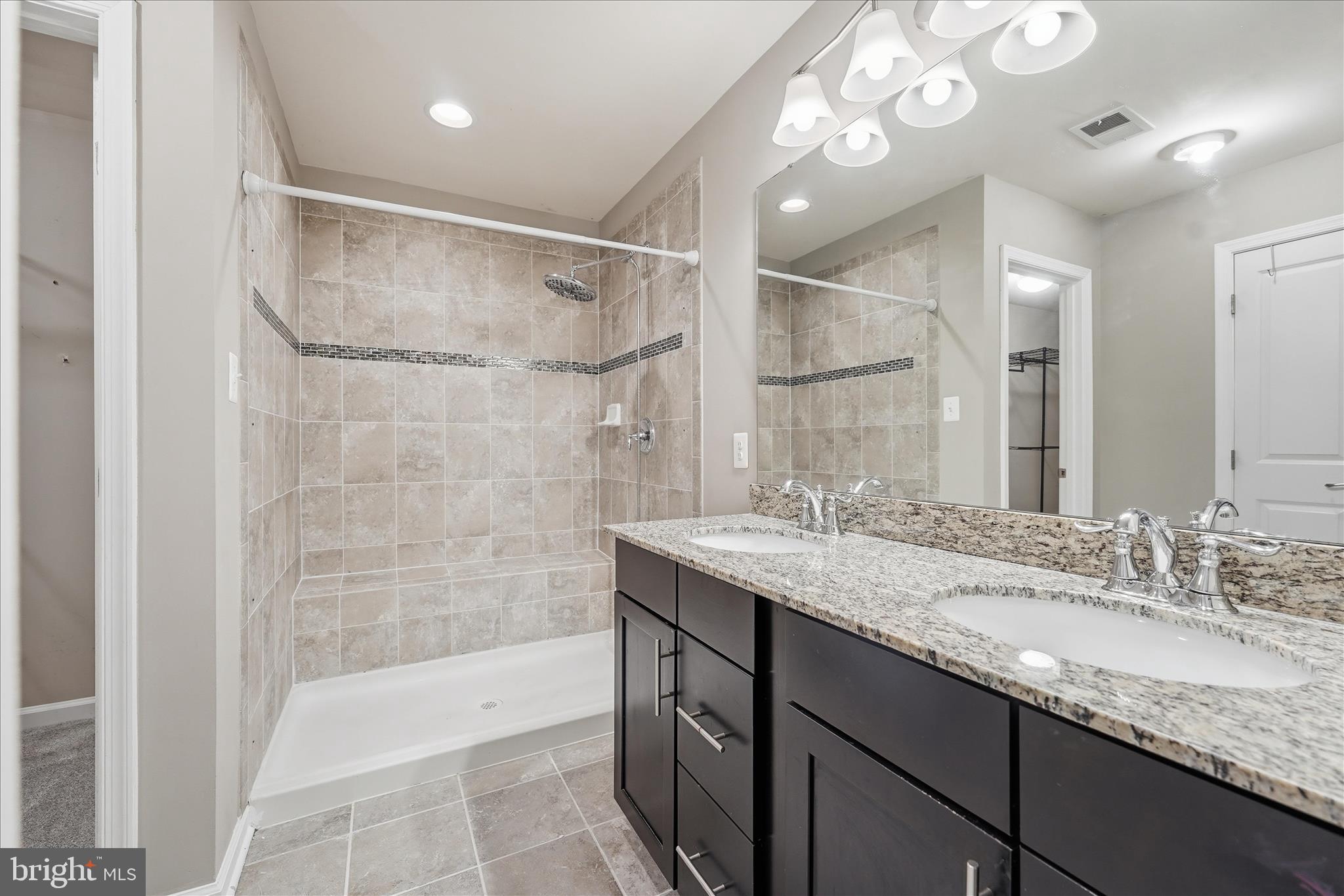 BROOKFIELD - Residential