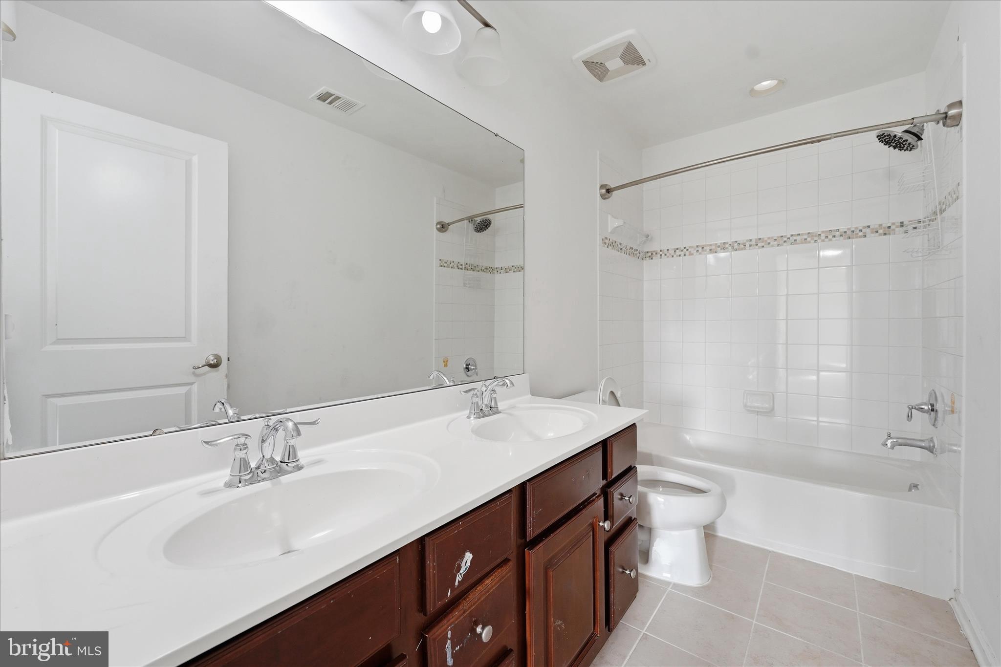 BROOKFIELD - Residential