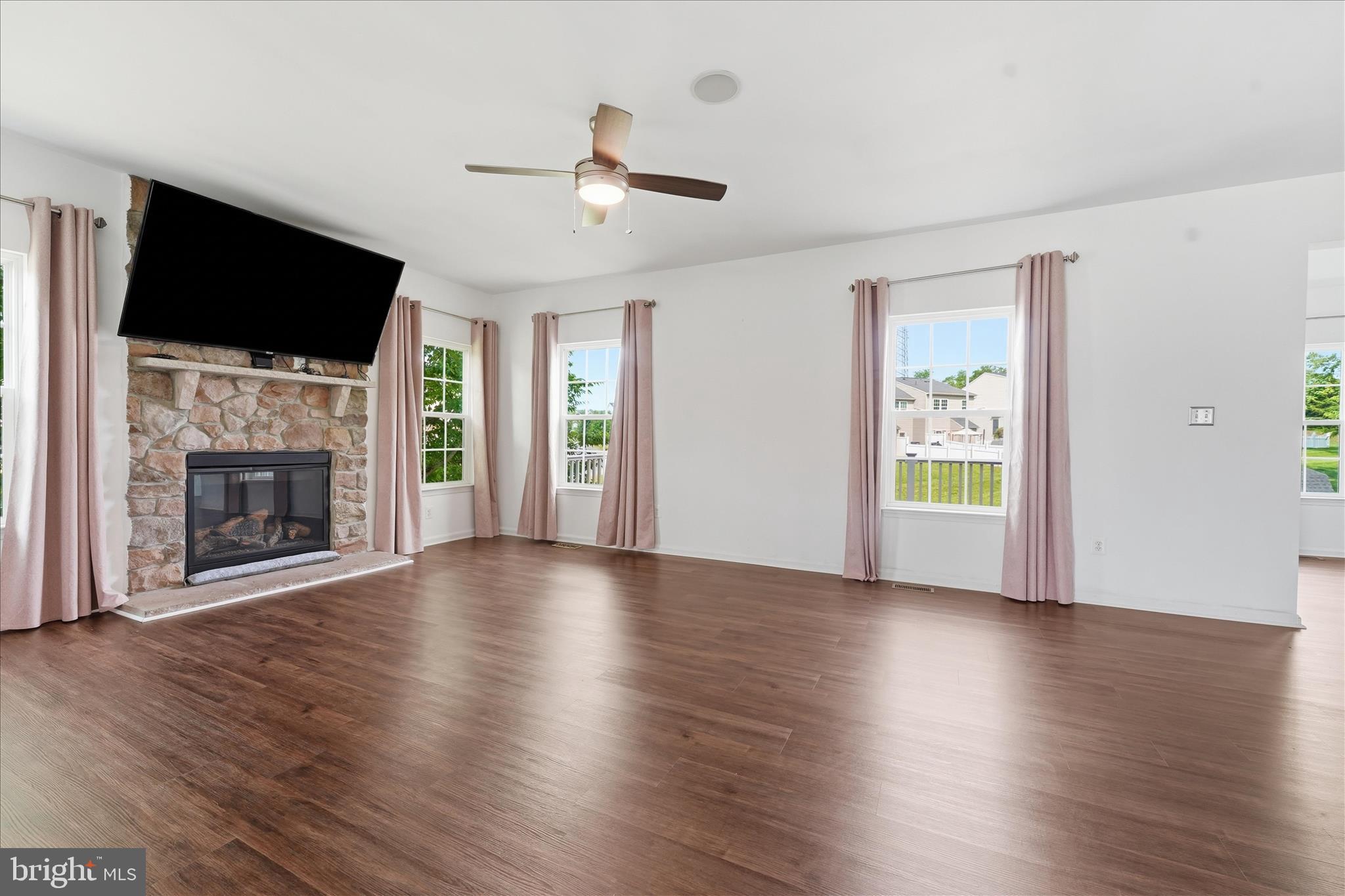 BROOKFIELD - Residential