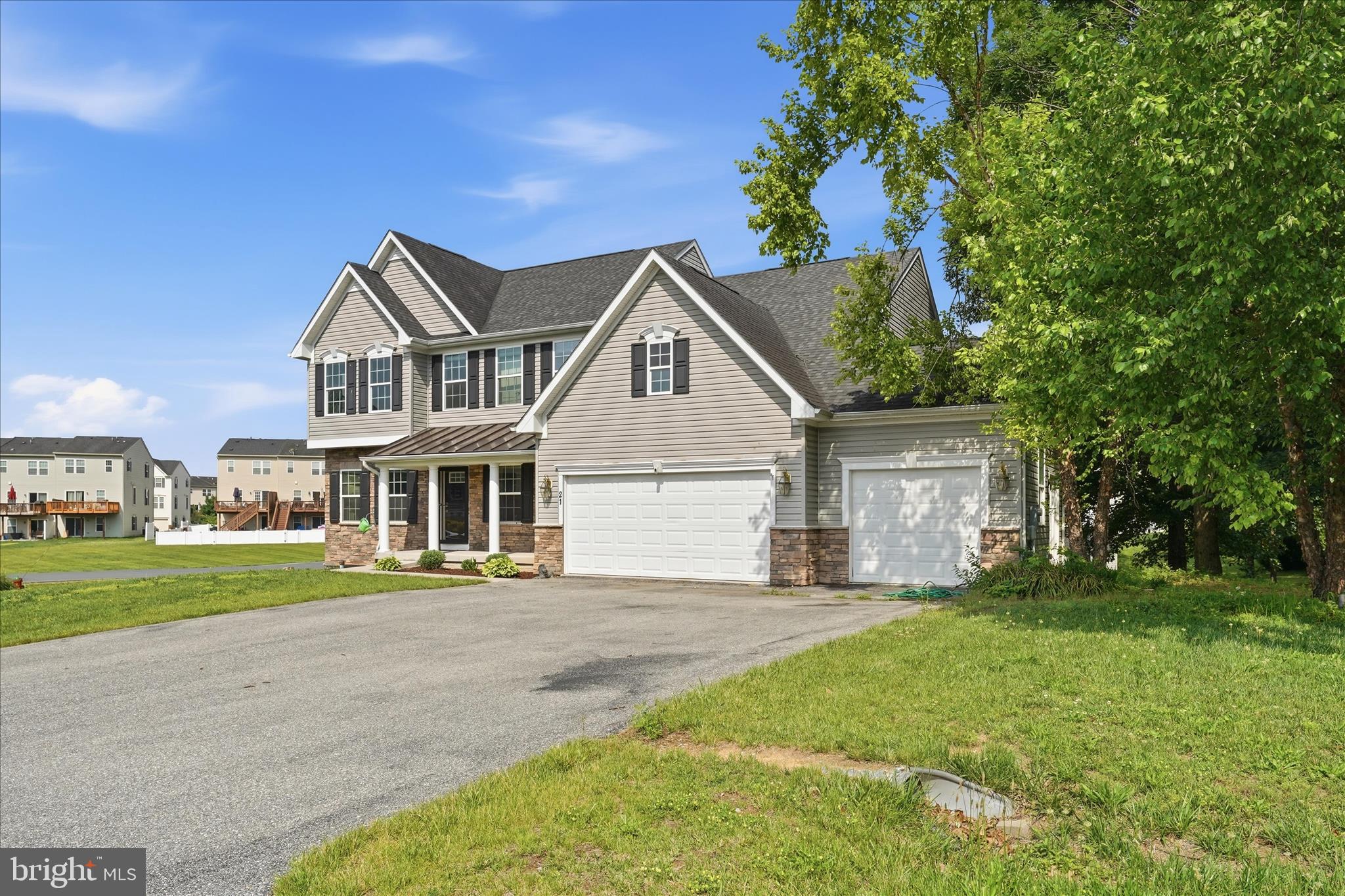 BROOKFIELD - Residential