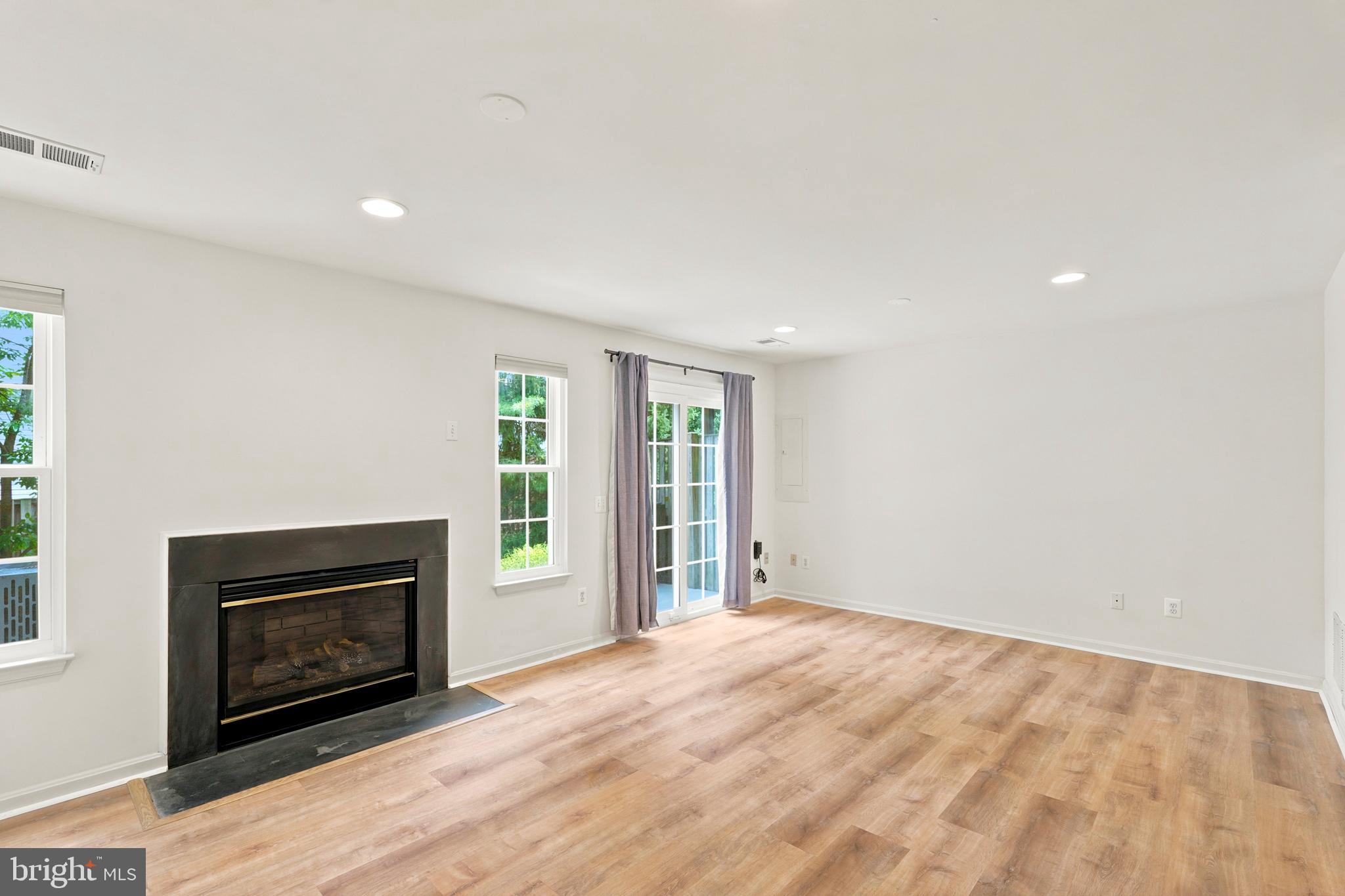 POTOMAC STATION - Residential