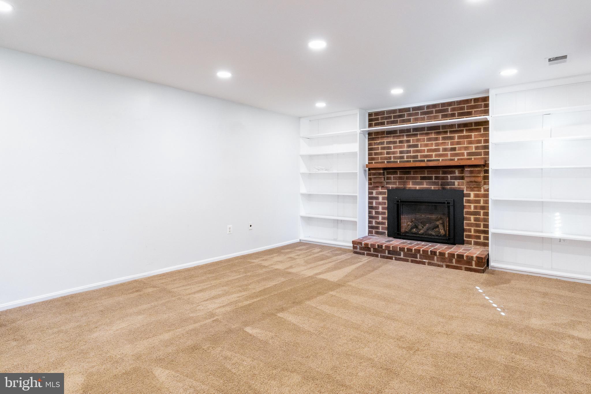 ROLLING FOREST - Residential Lease