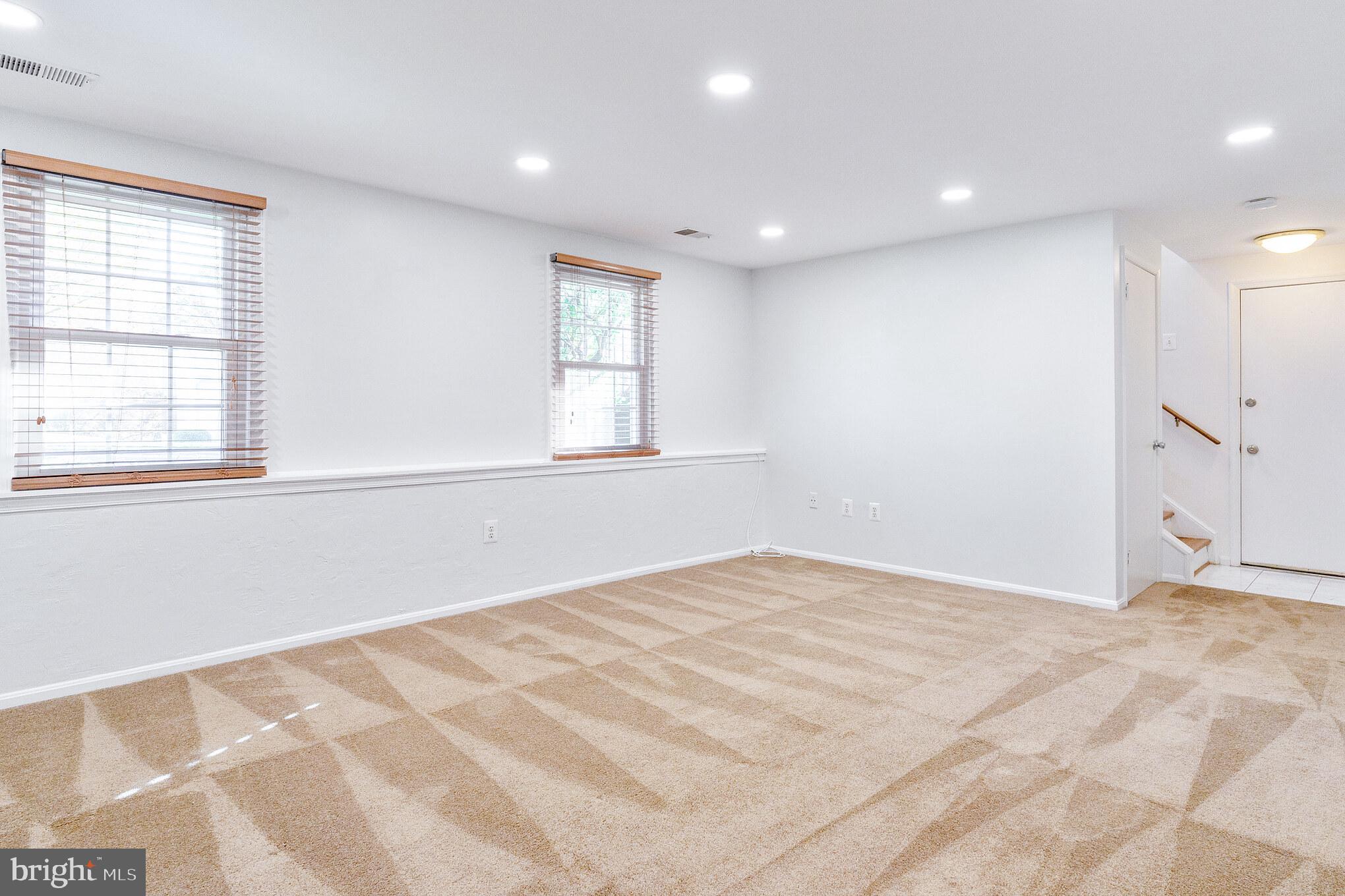 ROLLING FOREST - Residential Lease