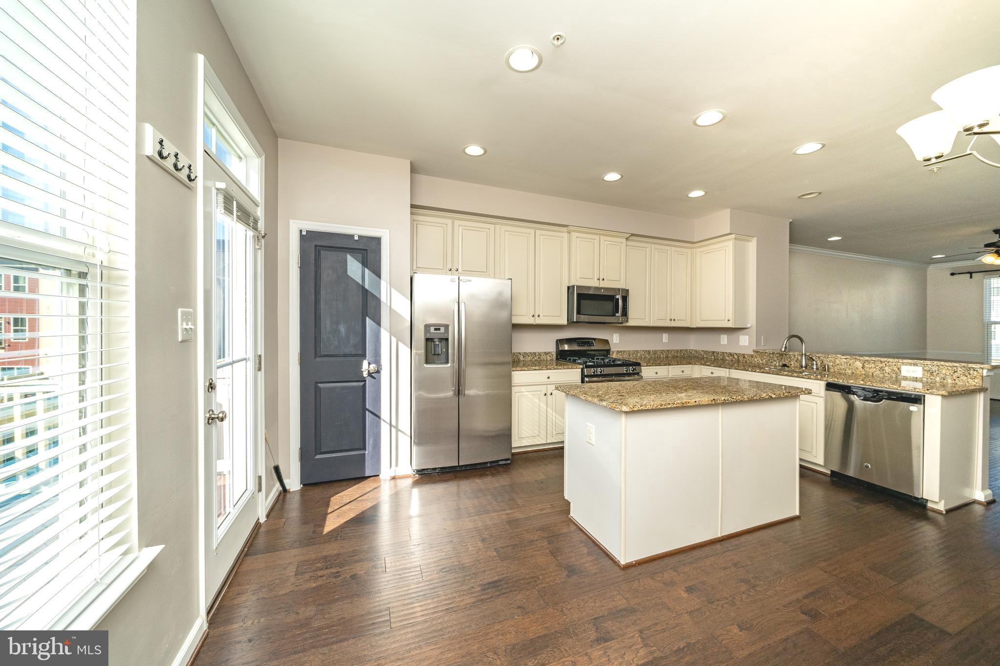 CREEKSIDE VILLAGE AT TANYARD SPRINGS - Residential