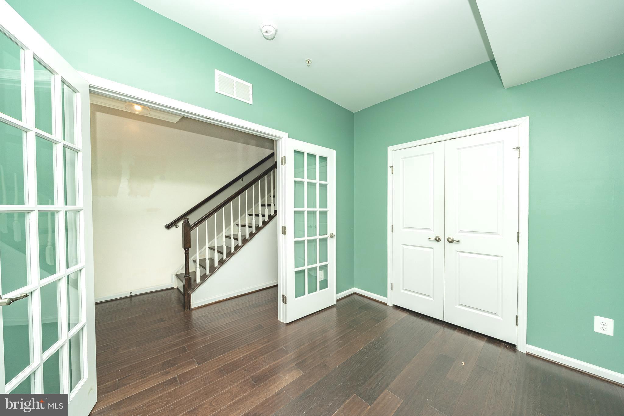 CREEKSIDE VILLAGE AT TANYARD SPRINGS - Residential