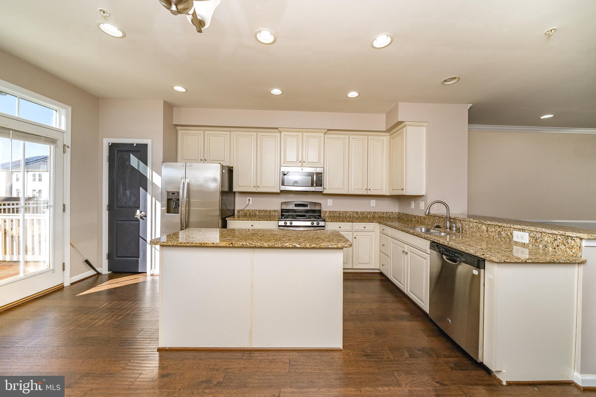 CREEKSIDE VILLAGE AT TANYARD SPRINGS - Residential