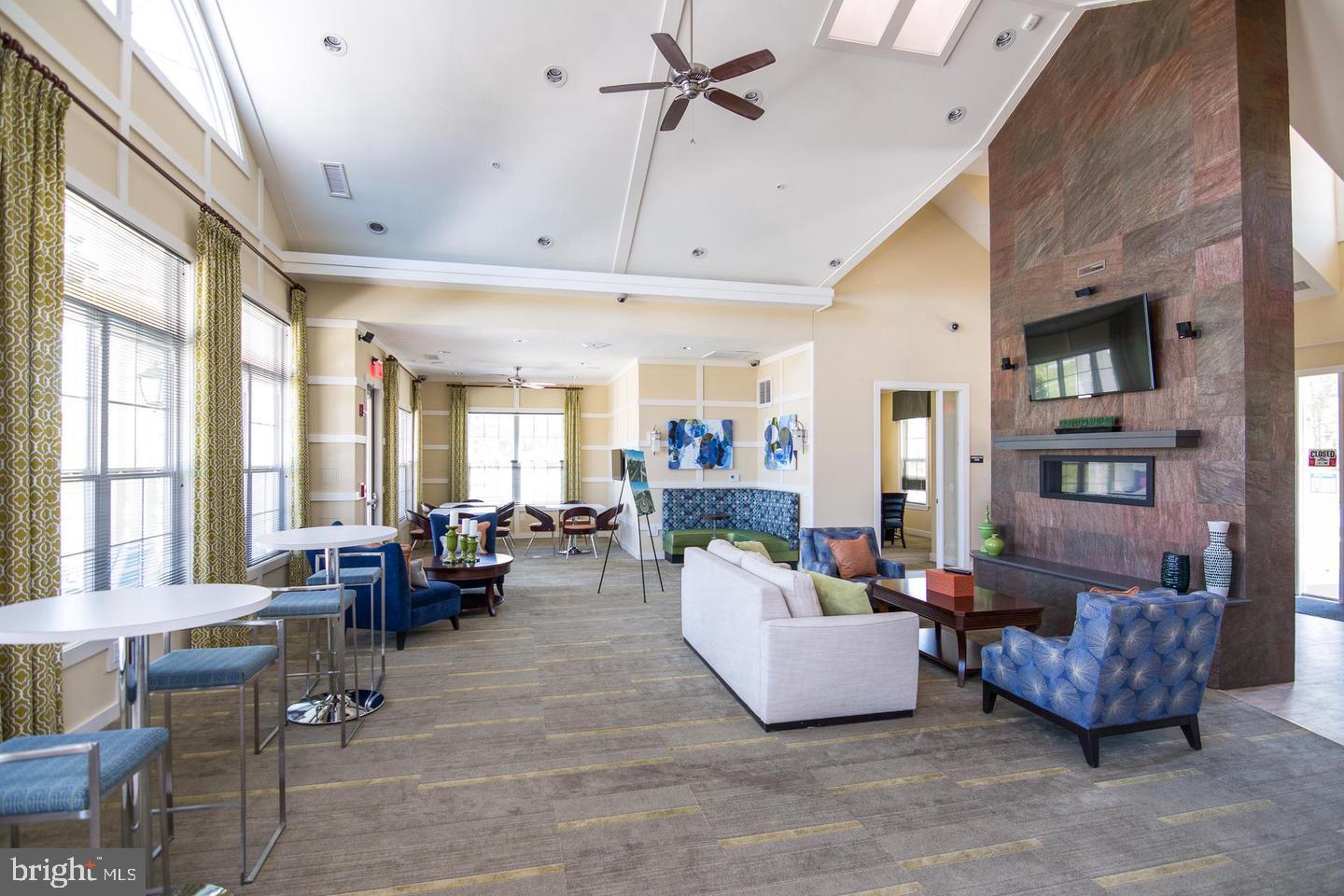 CREEKSIDE VILLAGE AT TANYARD SPRINGS - Residential