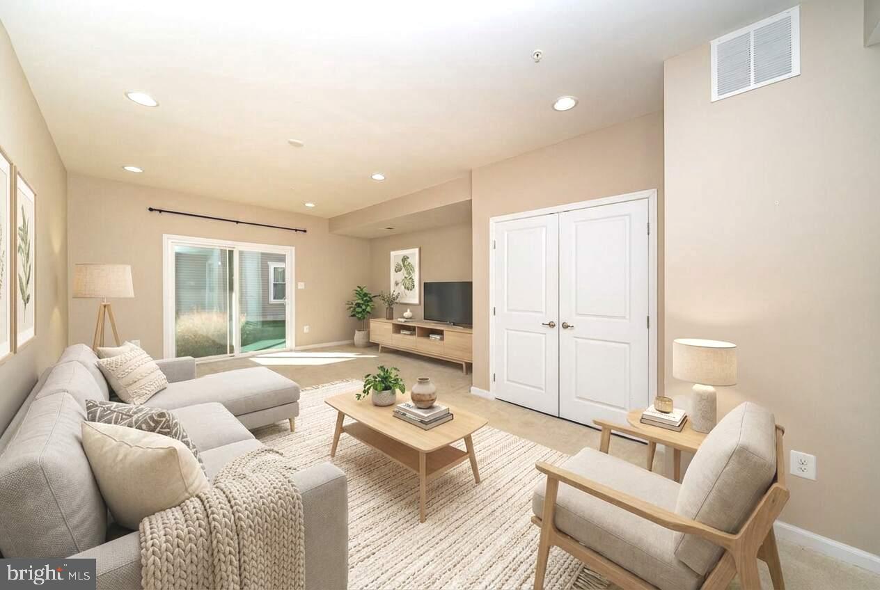 CREEKSIDE VILLAGE AT TANYARD SPRINGS - Residential