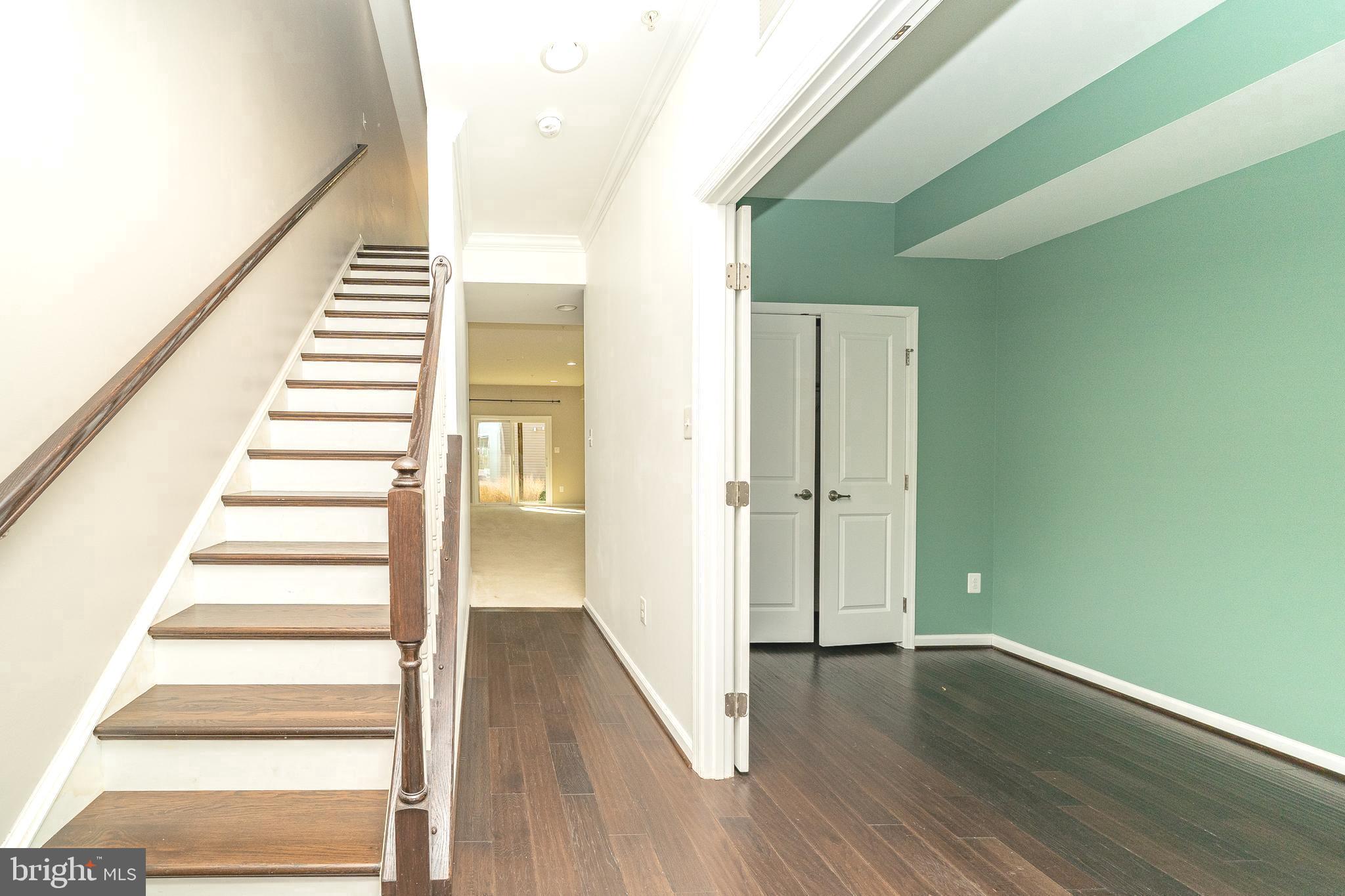 CREEKSIDE VILLAGE AT TANYARD SPRINGS - Residential