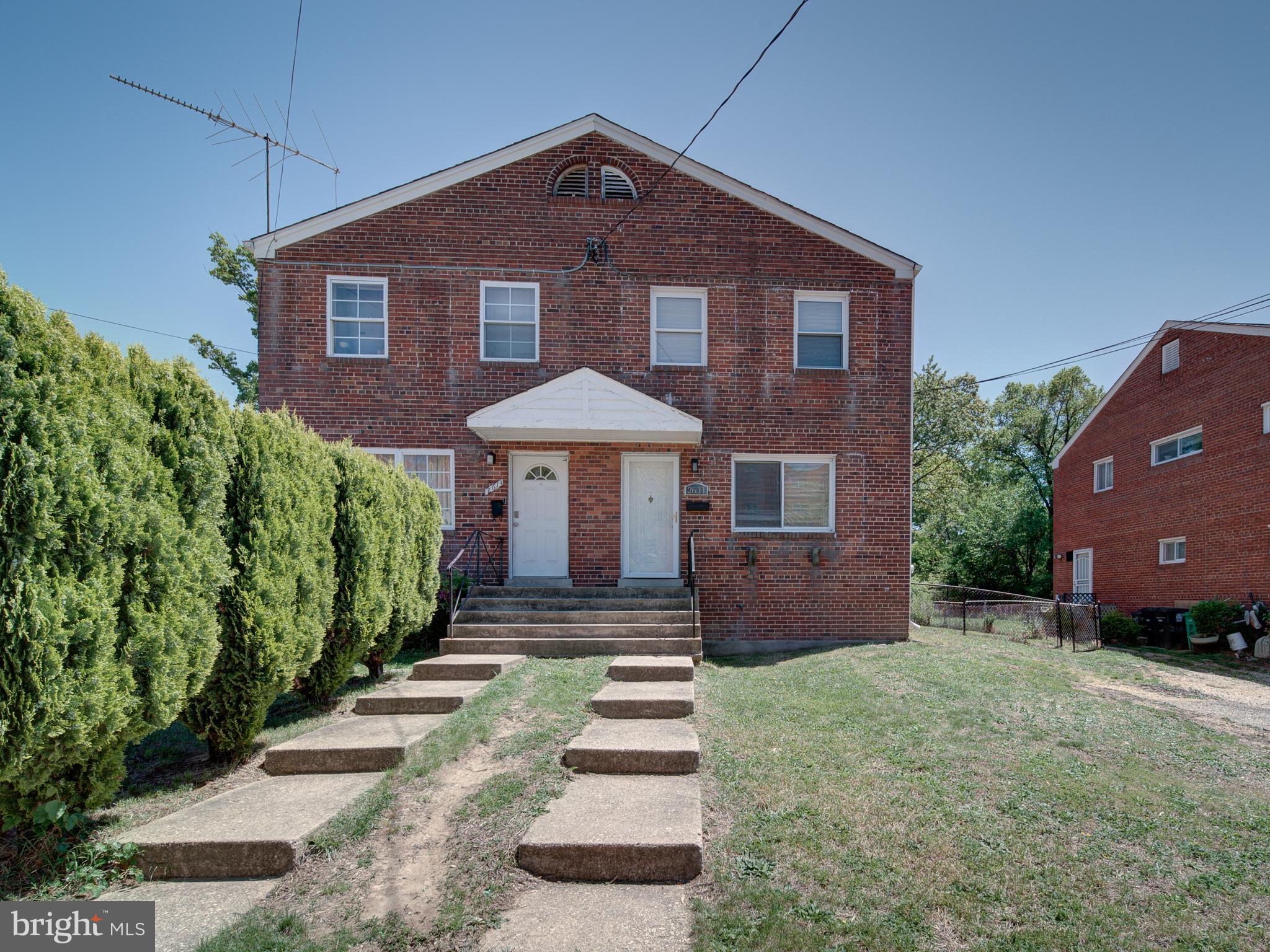 Gorgeous end unit brick townhome with 3 bedrooms, 1.5 baths, finished basement, huge yard and much more! Close to everything and ready to move in today! Thanks for showing!