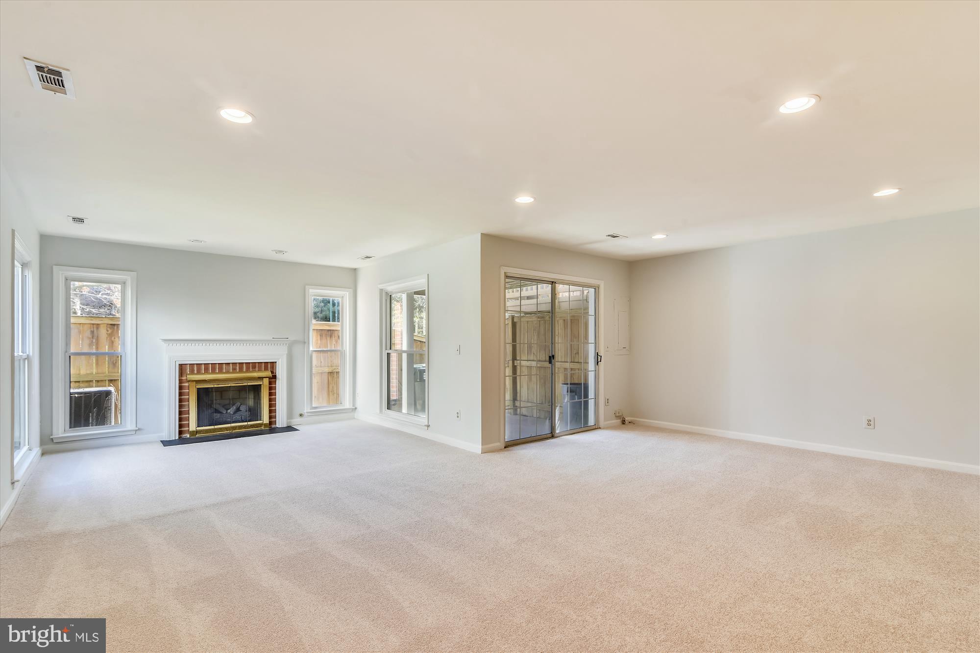 POTOMAC LAKES - Residential