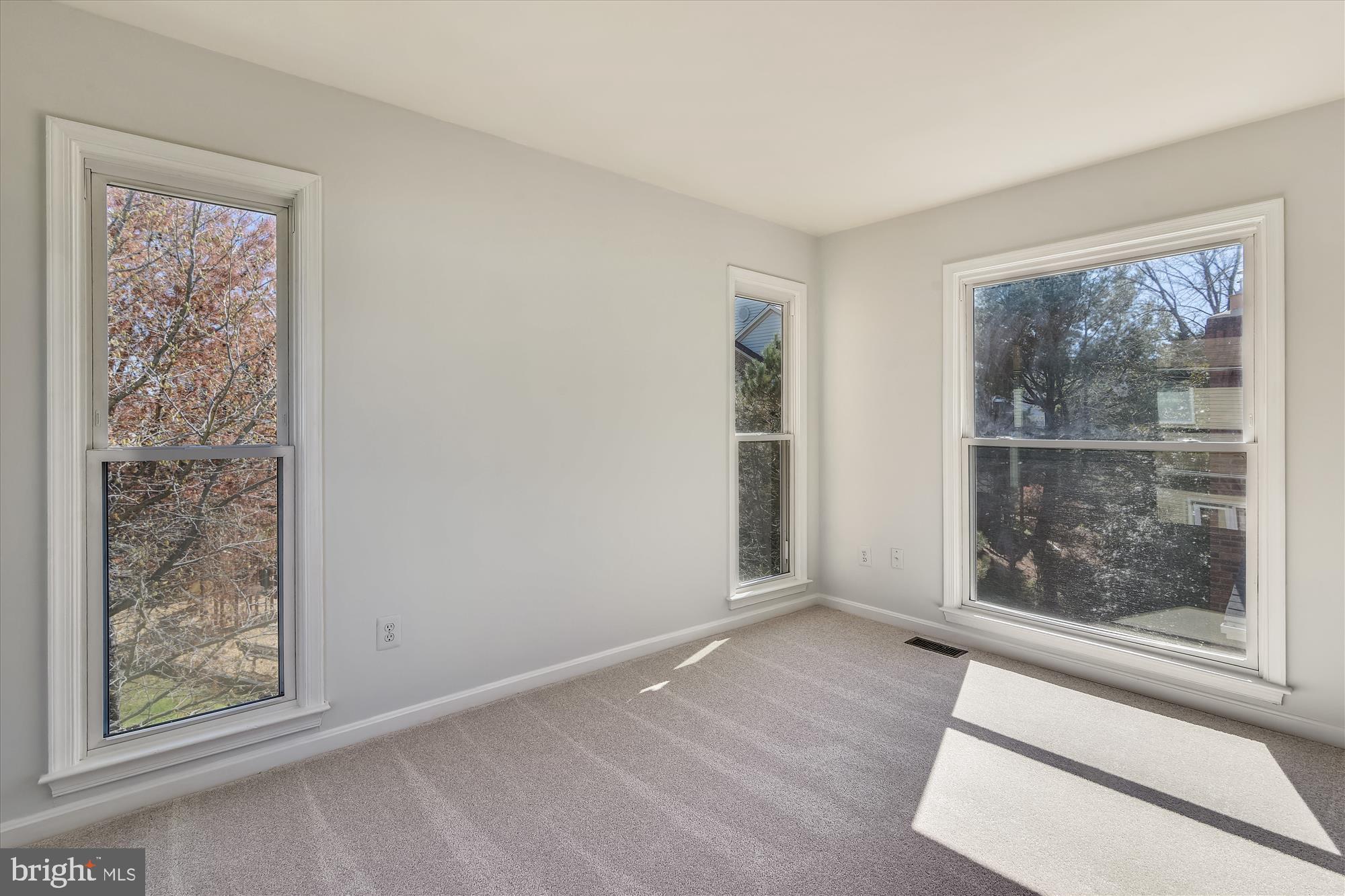 POTOMAC LAKES - Residential