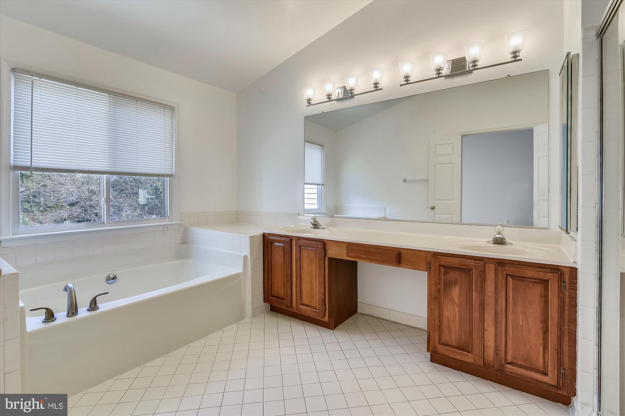 POTOMAC LAKES - Residential
