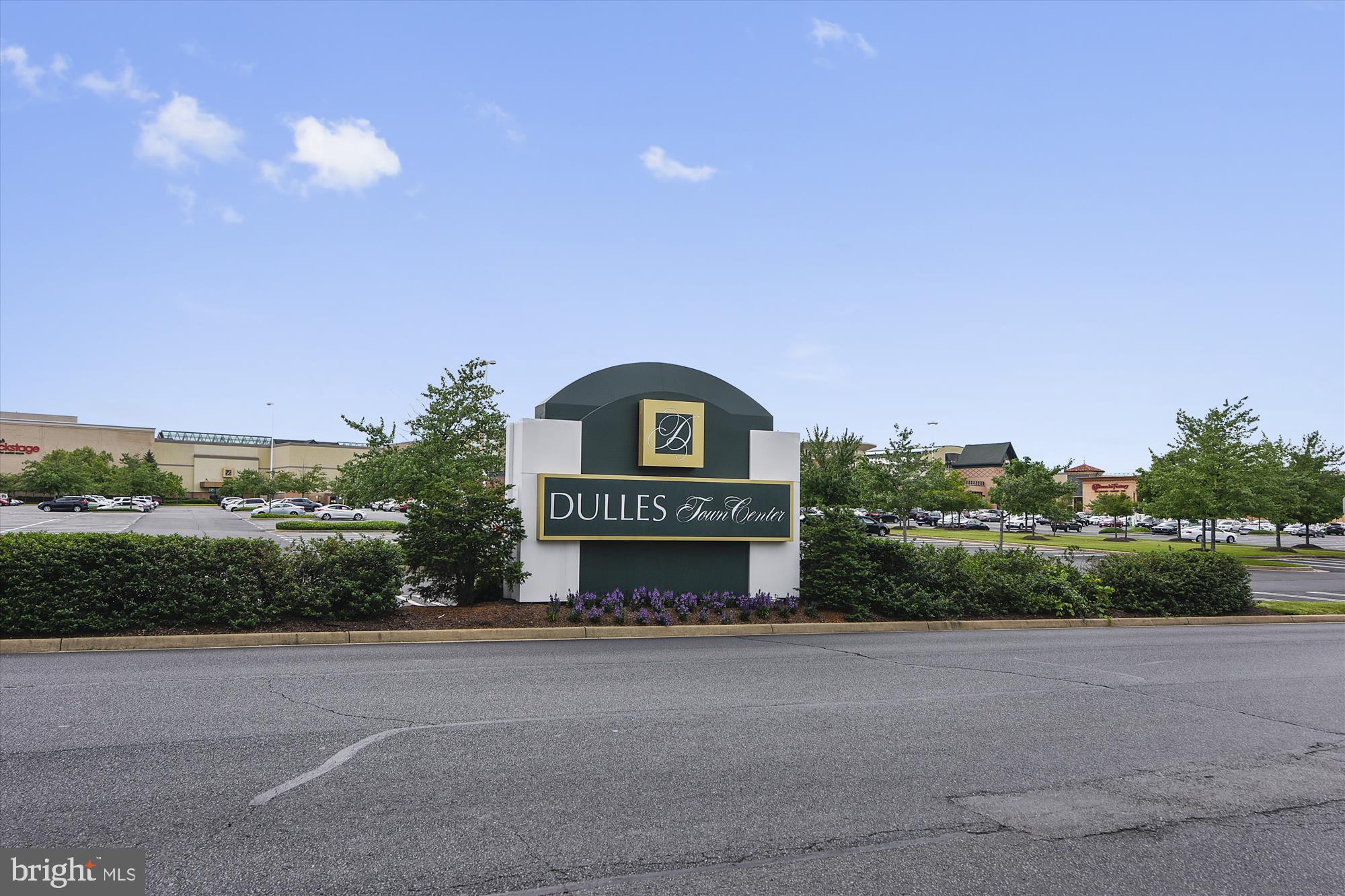 POTOMAC LAKES - Residential
