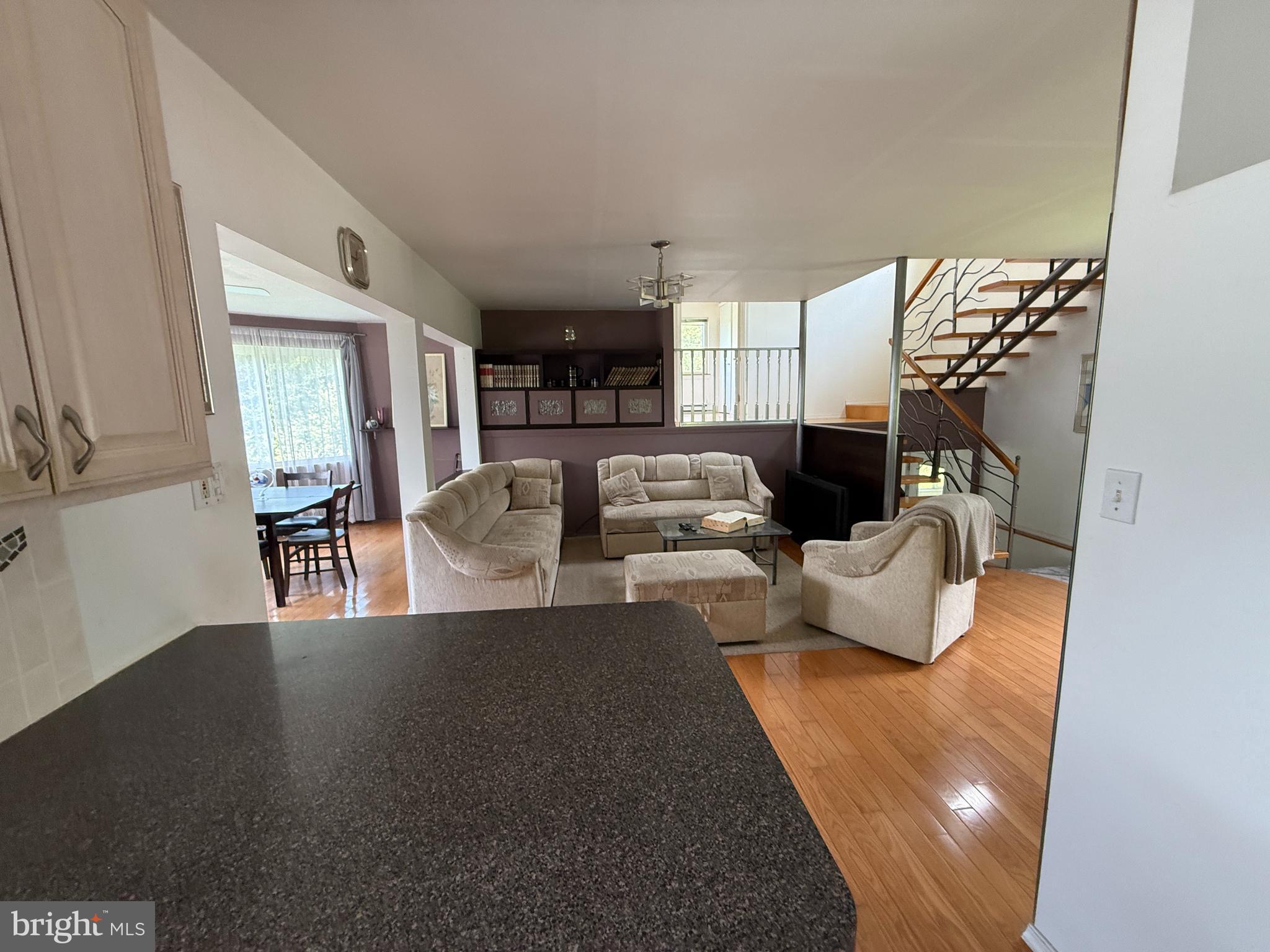 ARROWHEAD LAKE - Residential