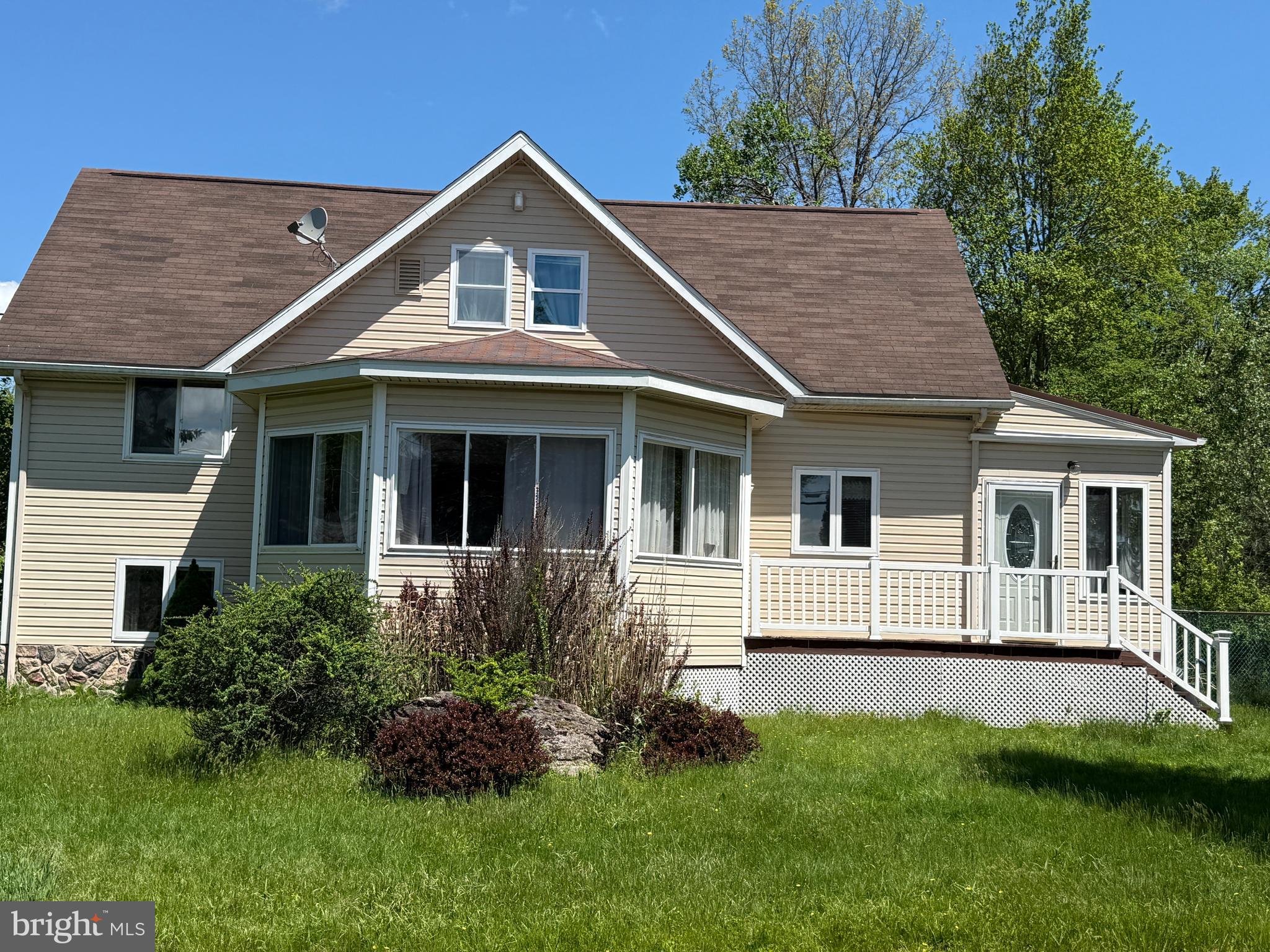 ARROWHEAD LAKE - Residential