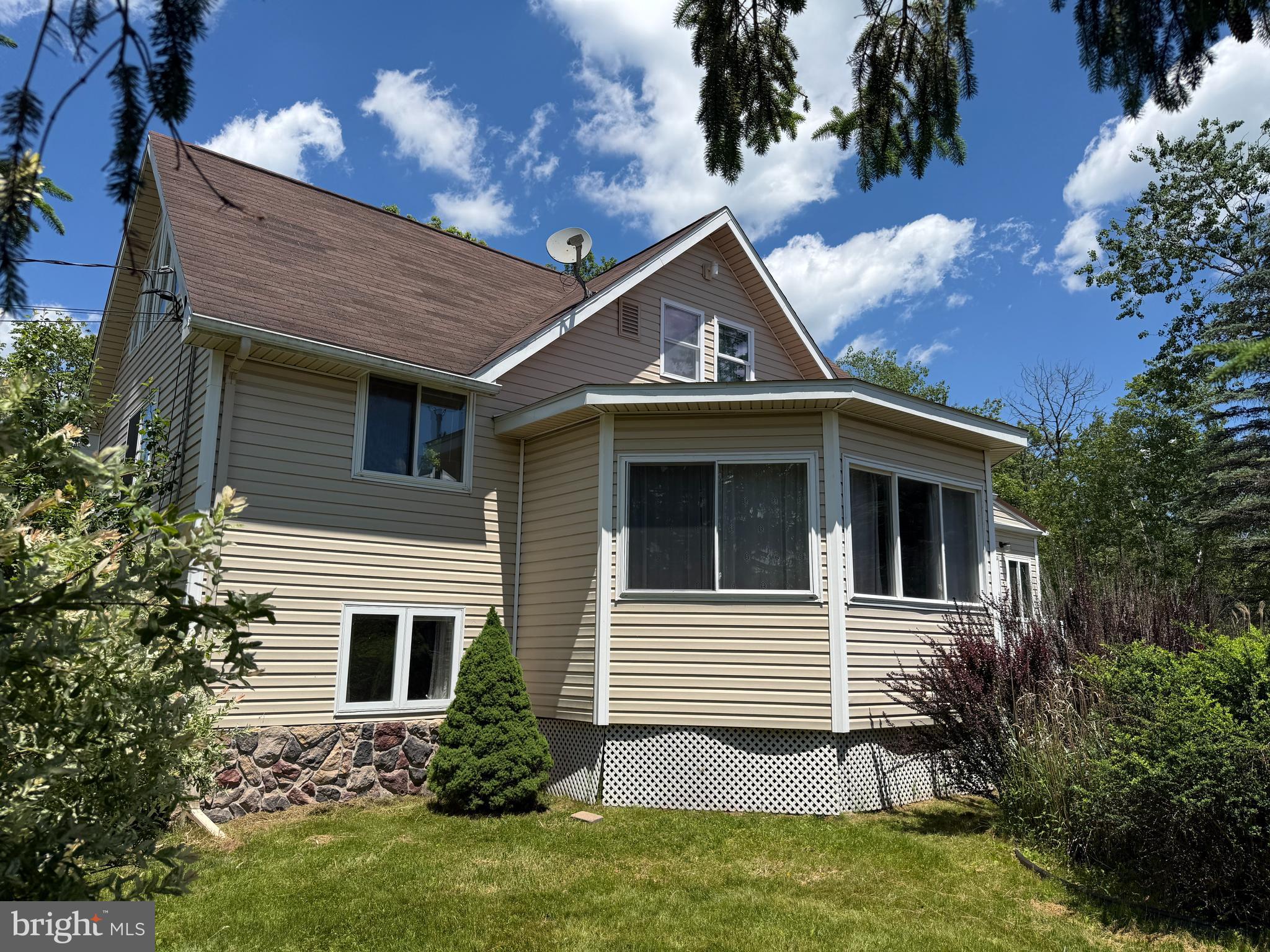 ARROWHEAD LAKE - Residential