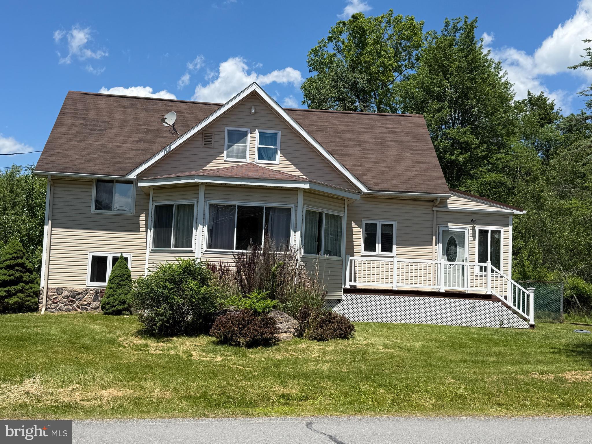 ARROWHEAD LAKE - Residential