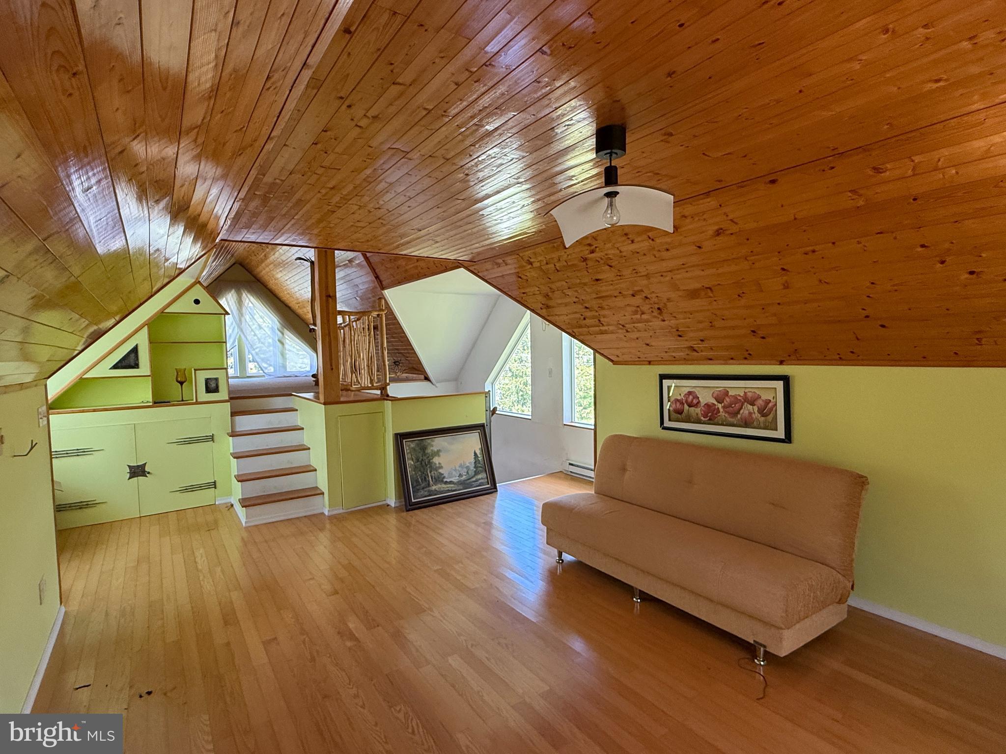 ARROWHEAD LAKE - Residential