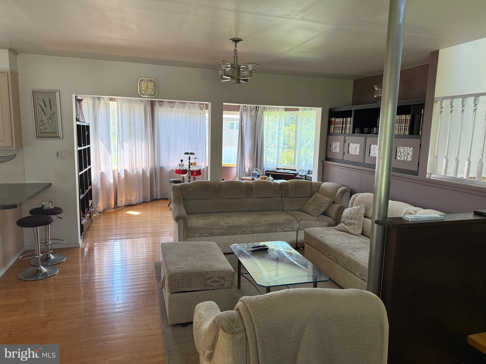 ARROWHEAD LAKE - Residential