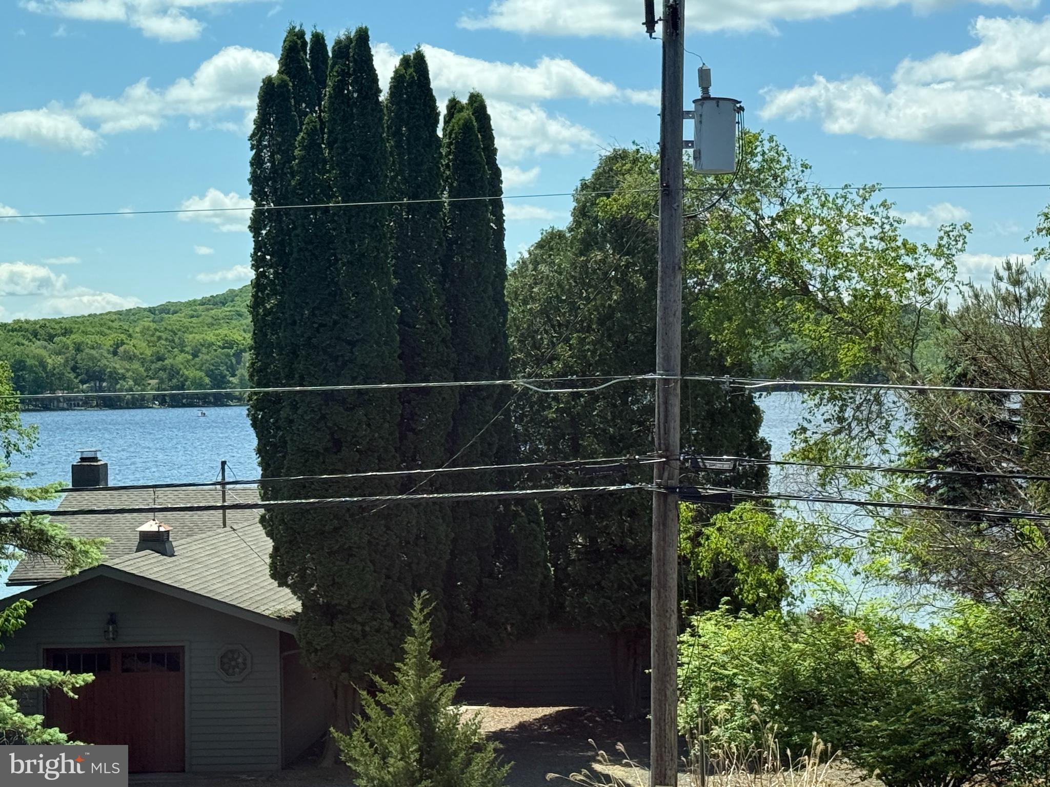 ARROWHEAD LAKE - Residential