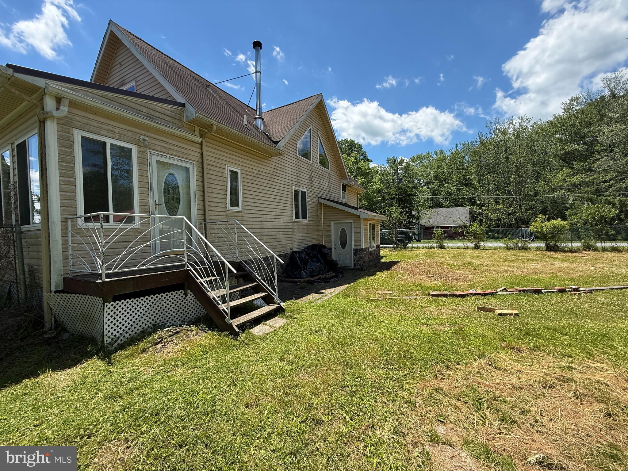 ARROWHEAD LAKE - Residential