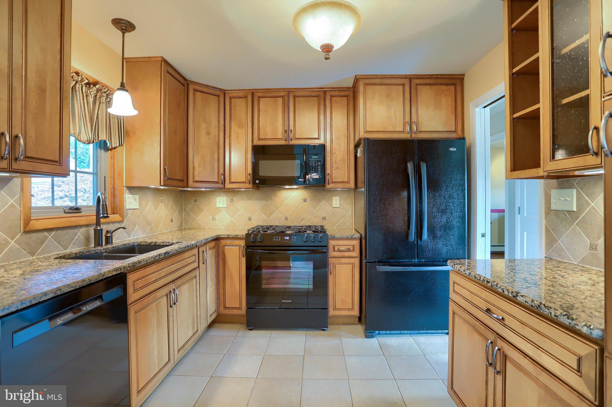 CEDAR CLIFF MANOR - Residential
