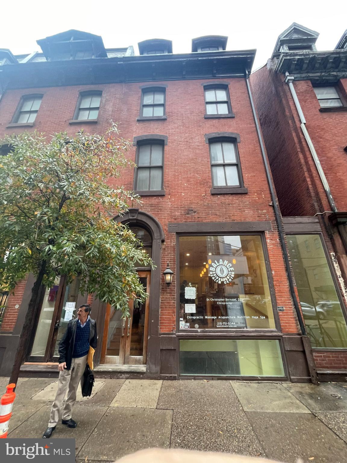 RITTENHOUSE SQUARE - Residential Income