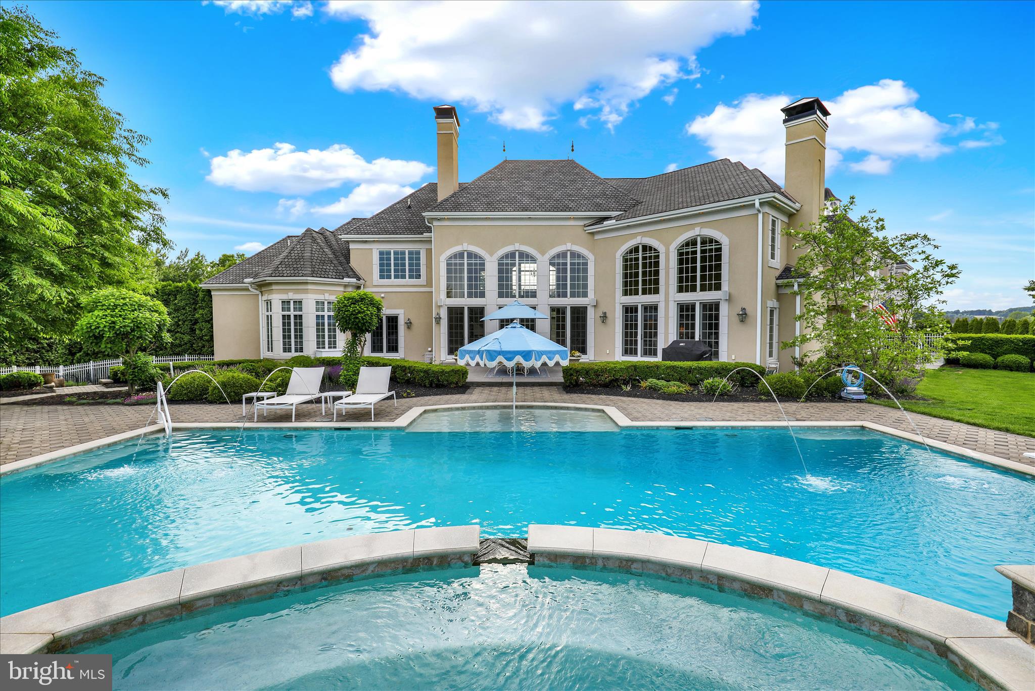 STONEHENGE - Residential