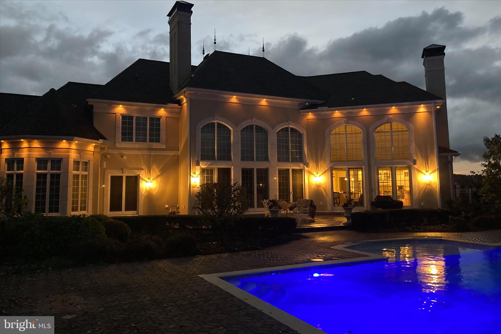 STONEHENGE - Residential