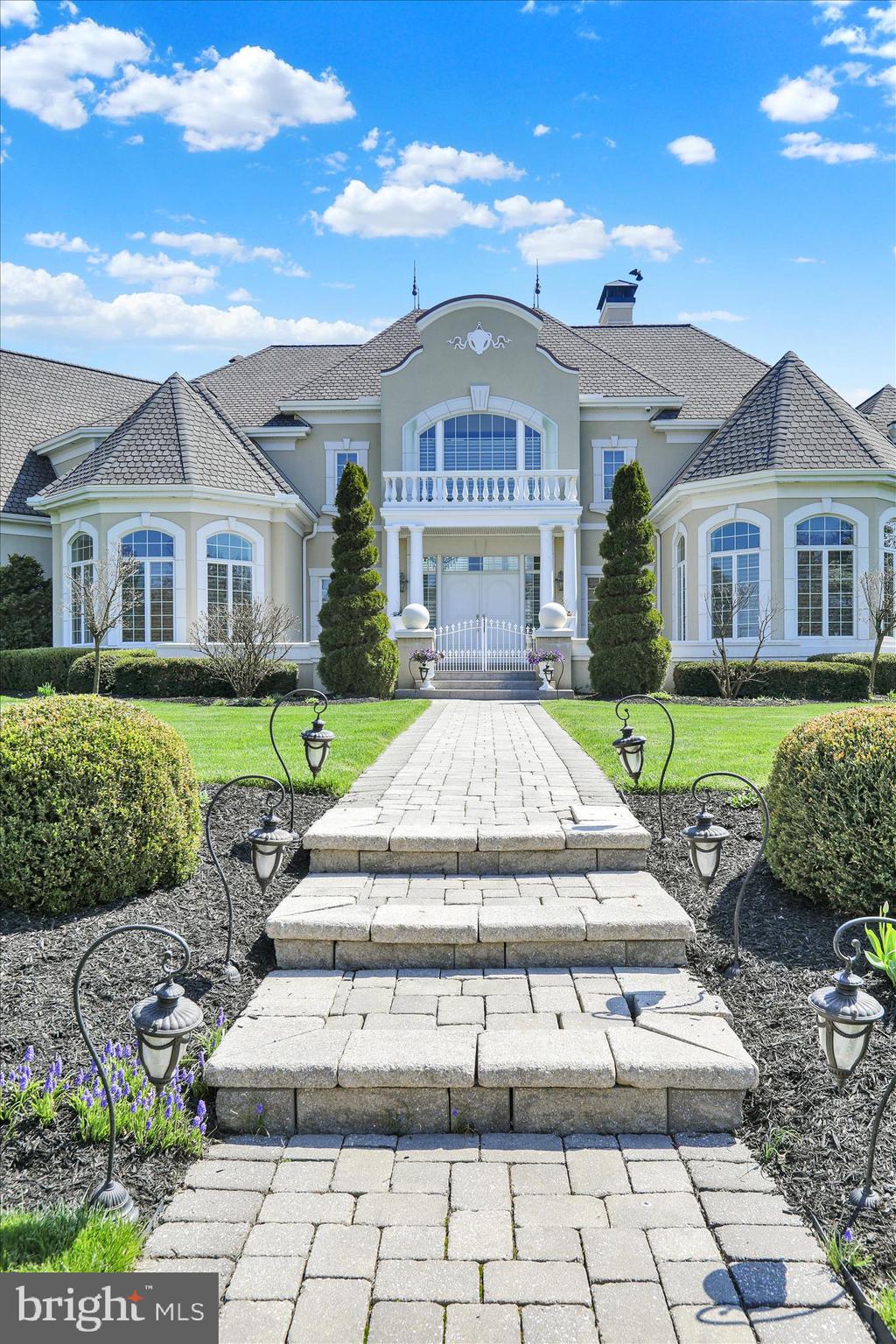 STONEHENGE - Residential