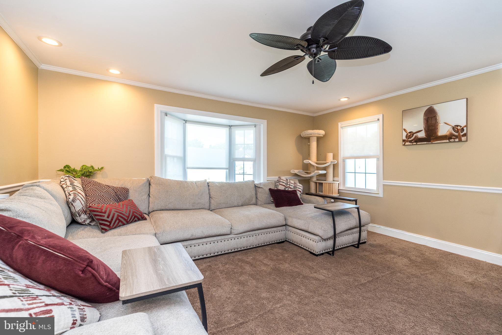 BEAVER RUN KNOLL - Residential
