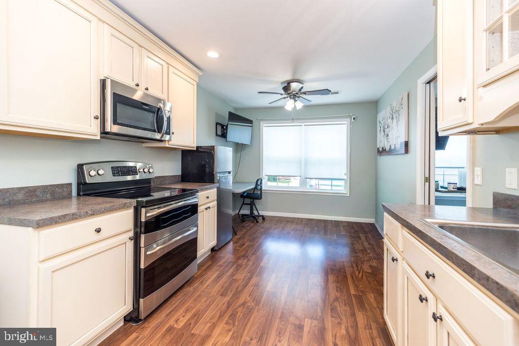BEAVER RUN KNOLL - Residential