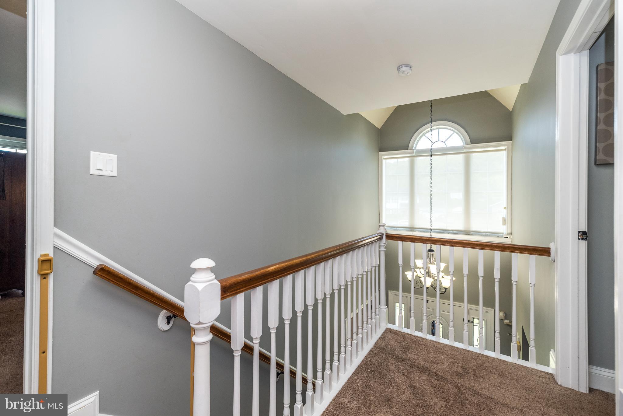 BEAVER RUN KNOLL - Residential